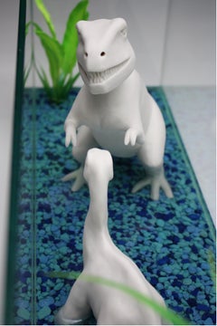 Dinosaures en porcelaine, aquarium en verre, "Dino Pet Adaptation" de Bethany Krull