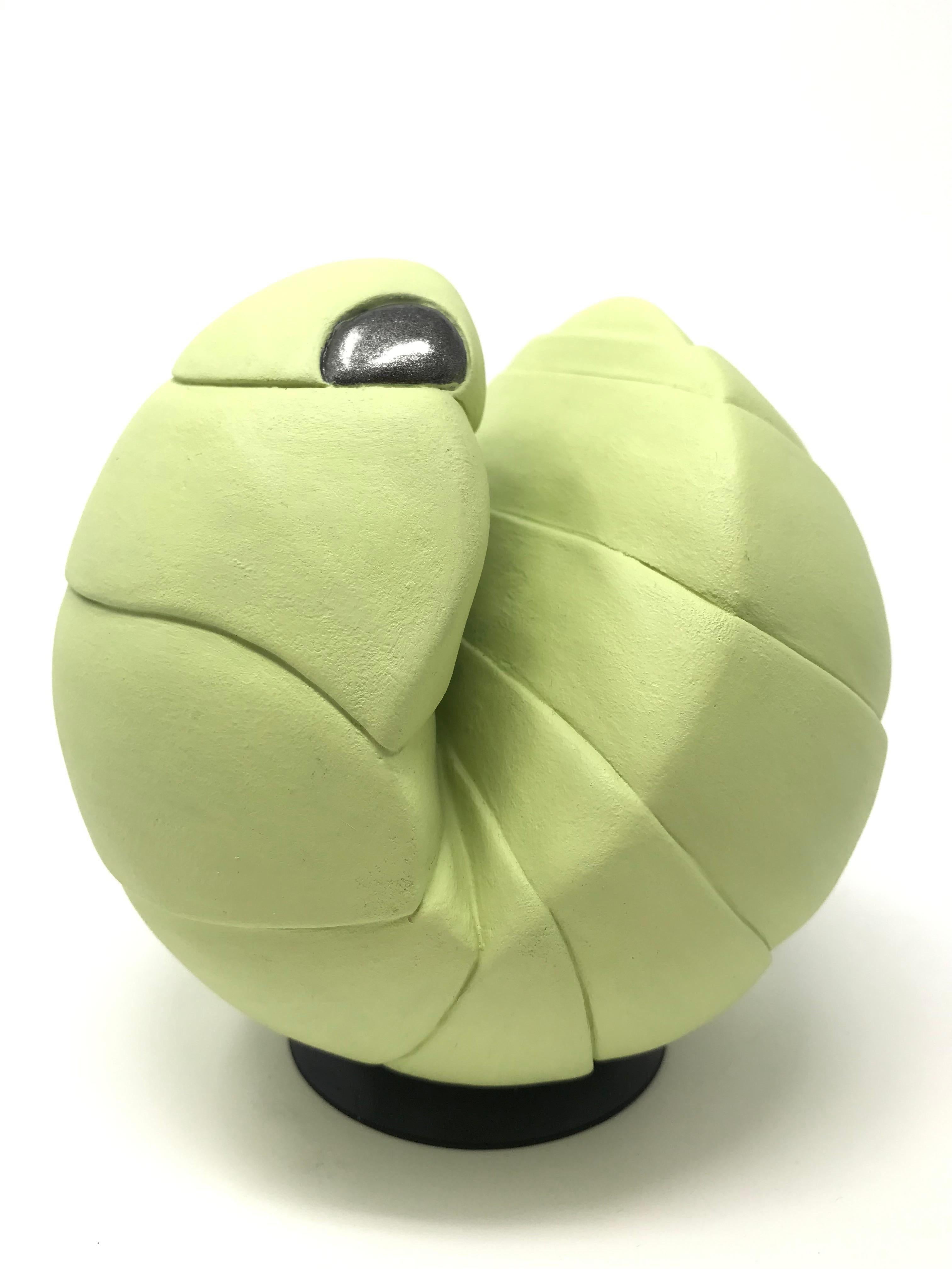 Die weiche, grüne Keramik „Roly Poly“ von Bethany Krull