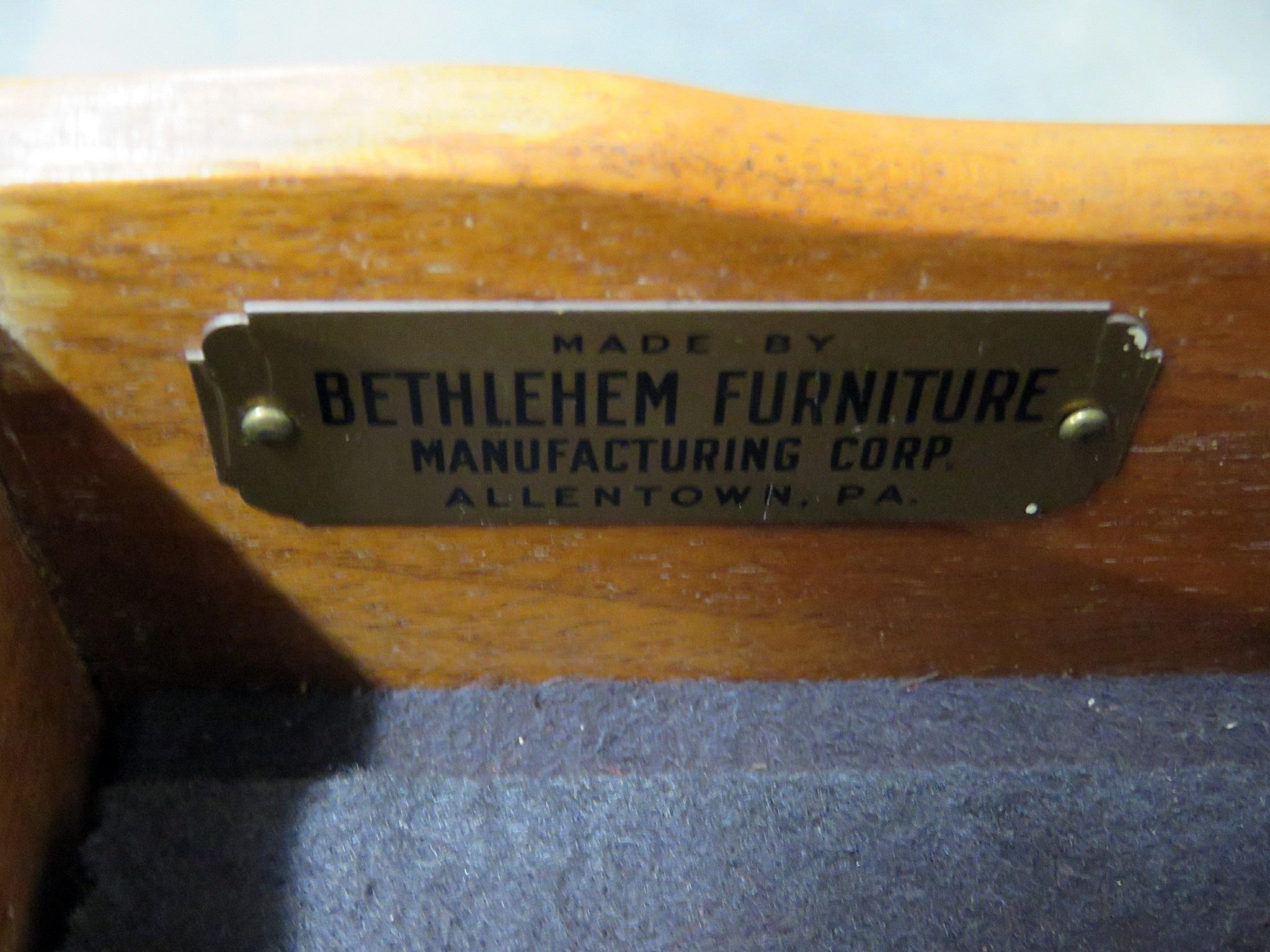 Bethlehem Furniture Marble Top Pier Table In Good Condition In Swedesboro, NJ