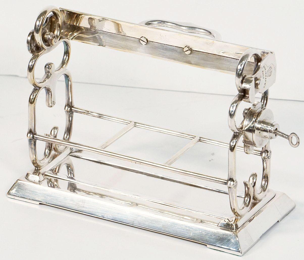 Tantale de Betjemann avec carafes originales en cristal clouté 3