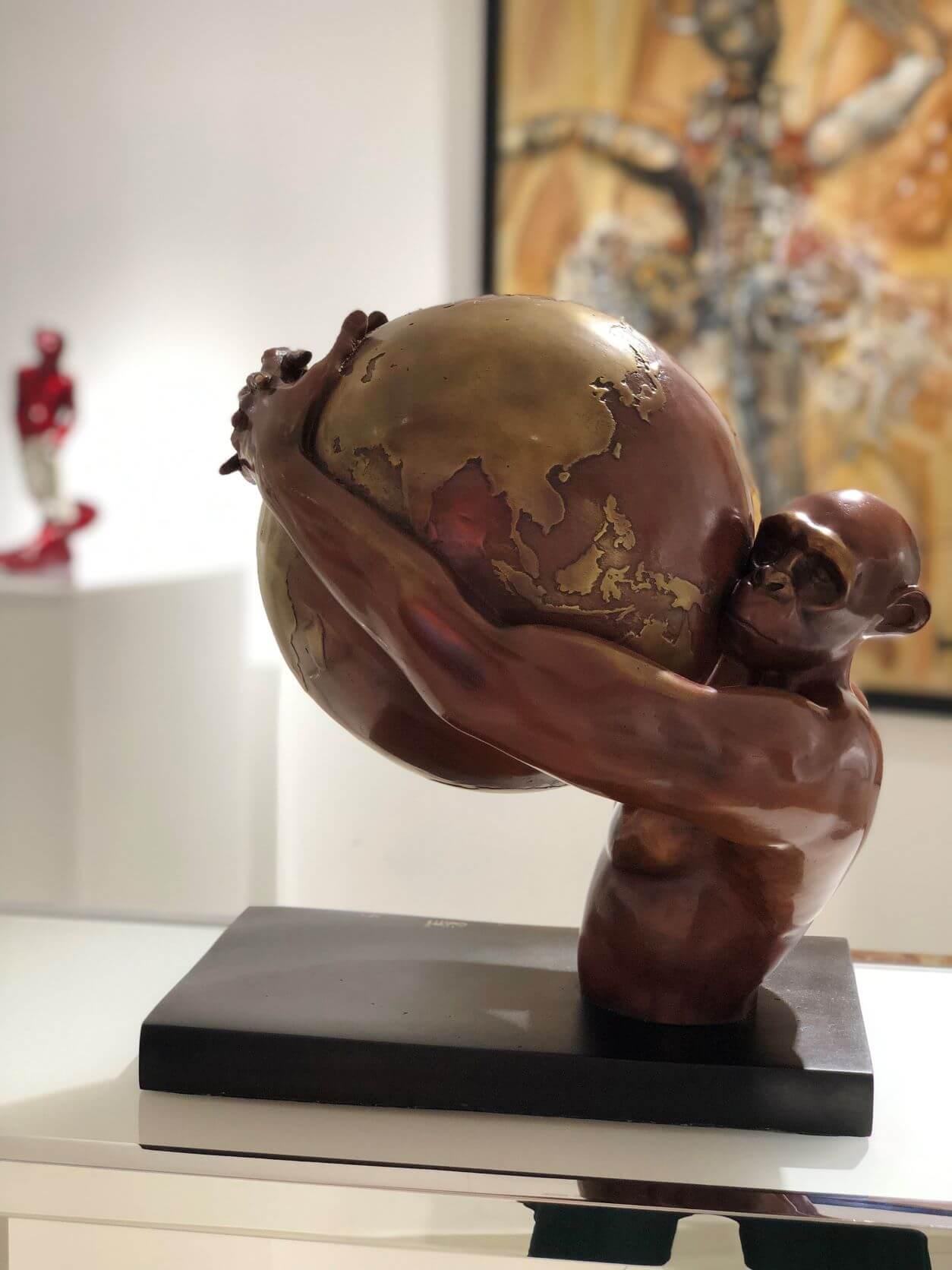 Human Rights - bronze sculpture, 2022 - Pop Art Sculpture by Beto Gatti