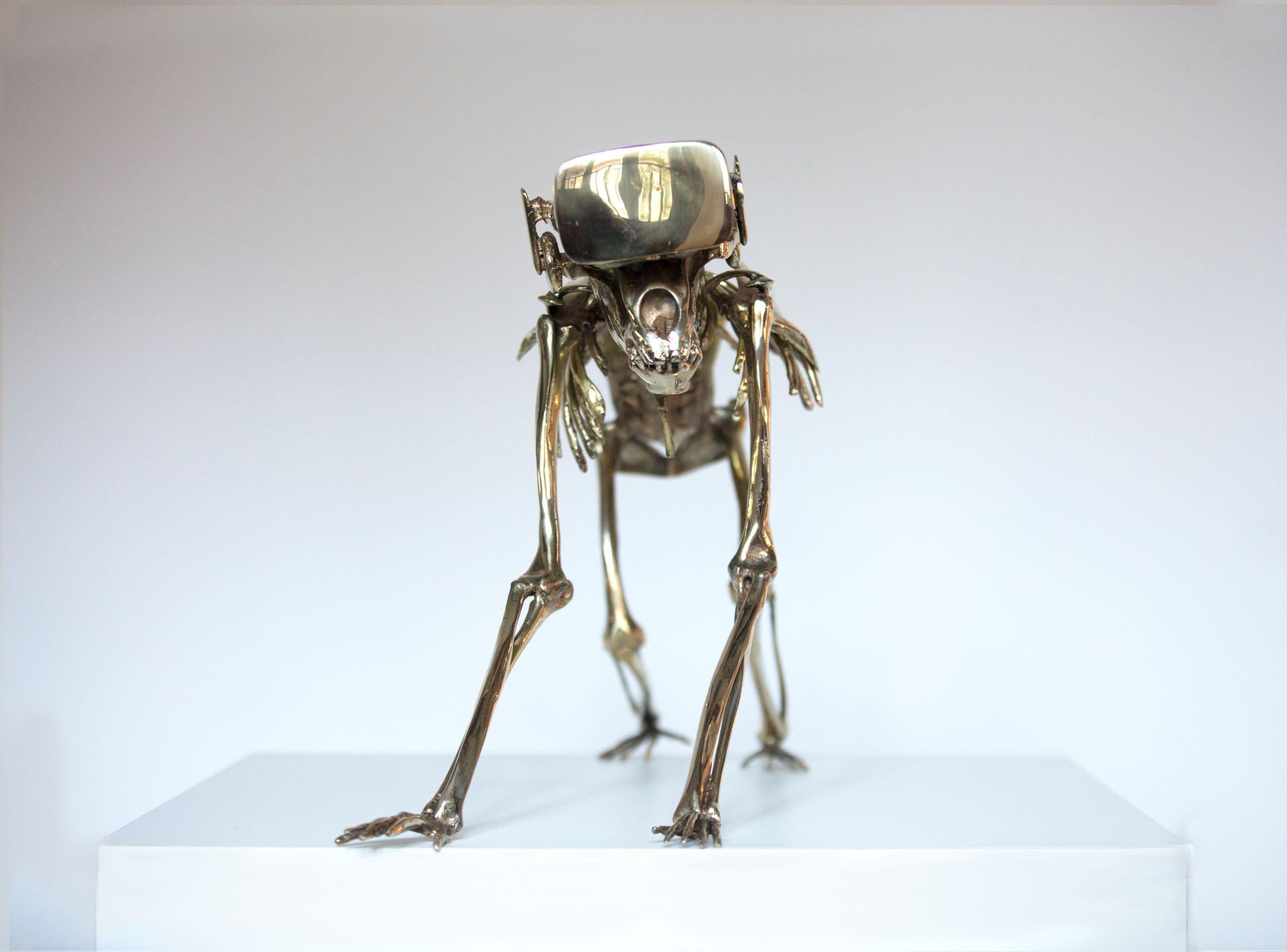 Beto Gatti Figurative Sculpture - Sapiens 2.0 - bronze sculpture, 2021