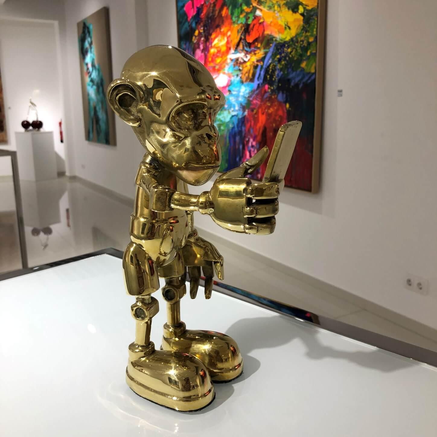 Toy Art  - Golden bronze sculpture, 2022 - Pop Art Sculpture by Beto Gatti