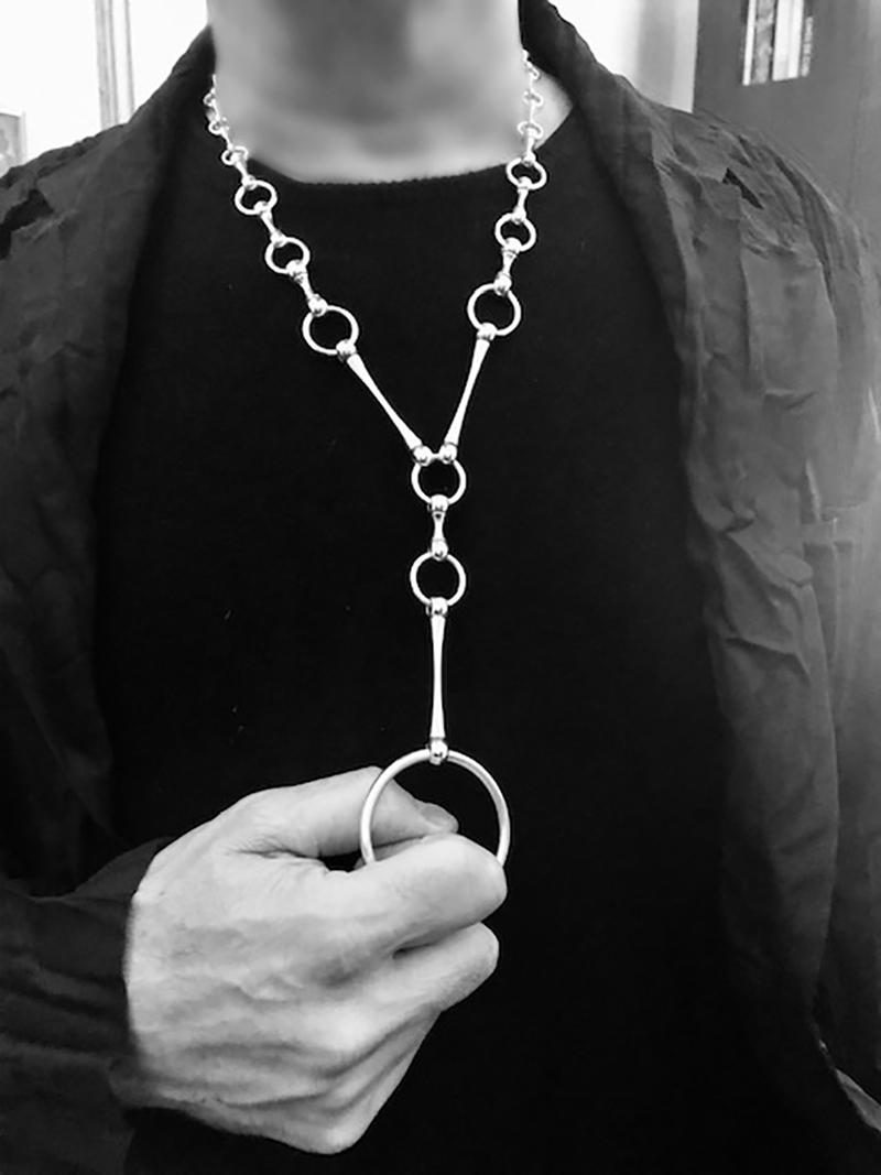Betony Vernon „Love Lock Halskette“ Frau Halskette aus Sterlingsilber 925 auf Lager (Zeitgenössisch)