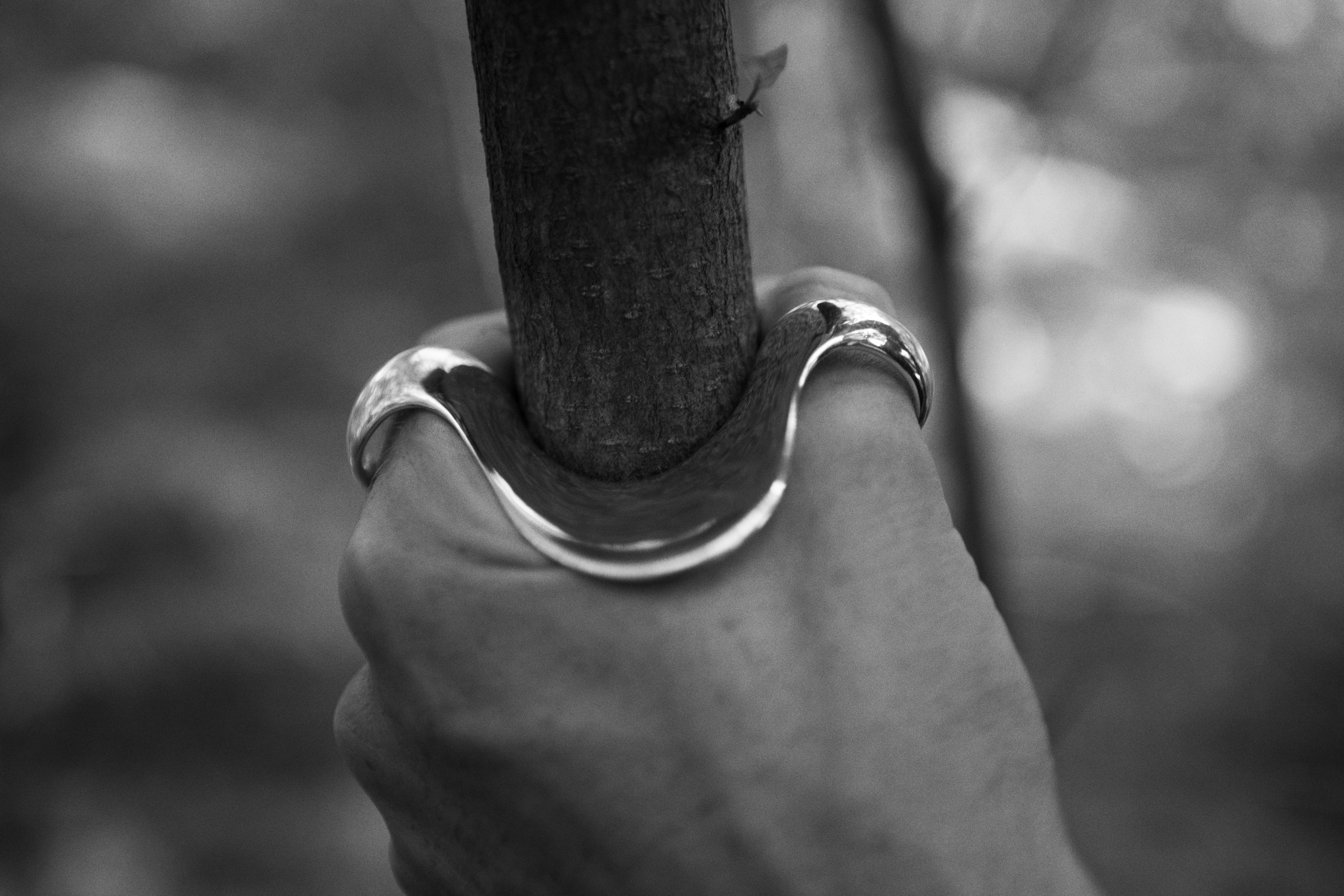 Betony Vernon Bague « Petting Ring Medium » en argent sterling 925 en stock Excellent état - En vente à Rome, IT