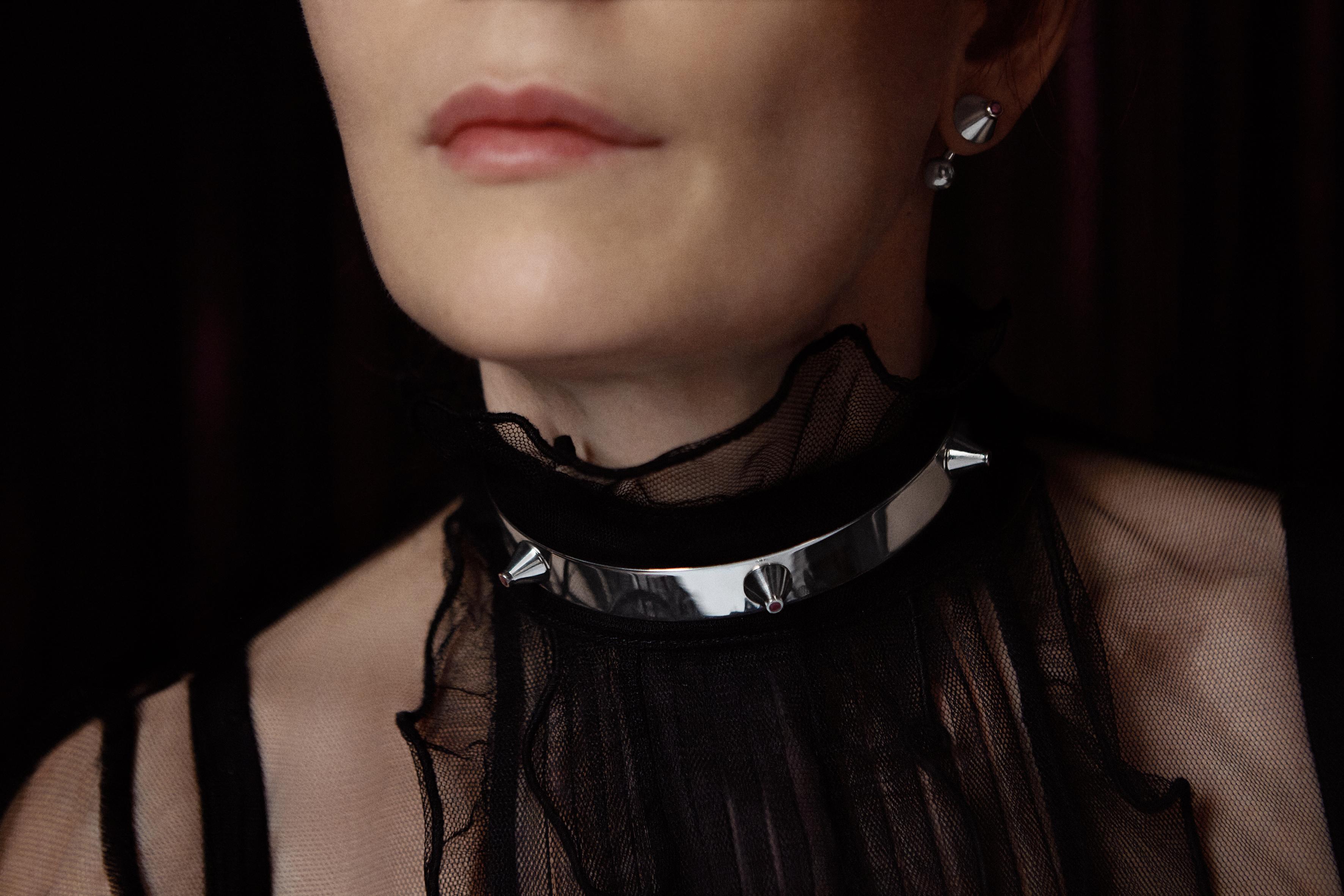 choker with spikes
