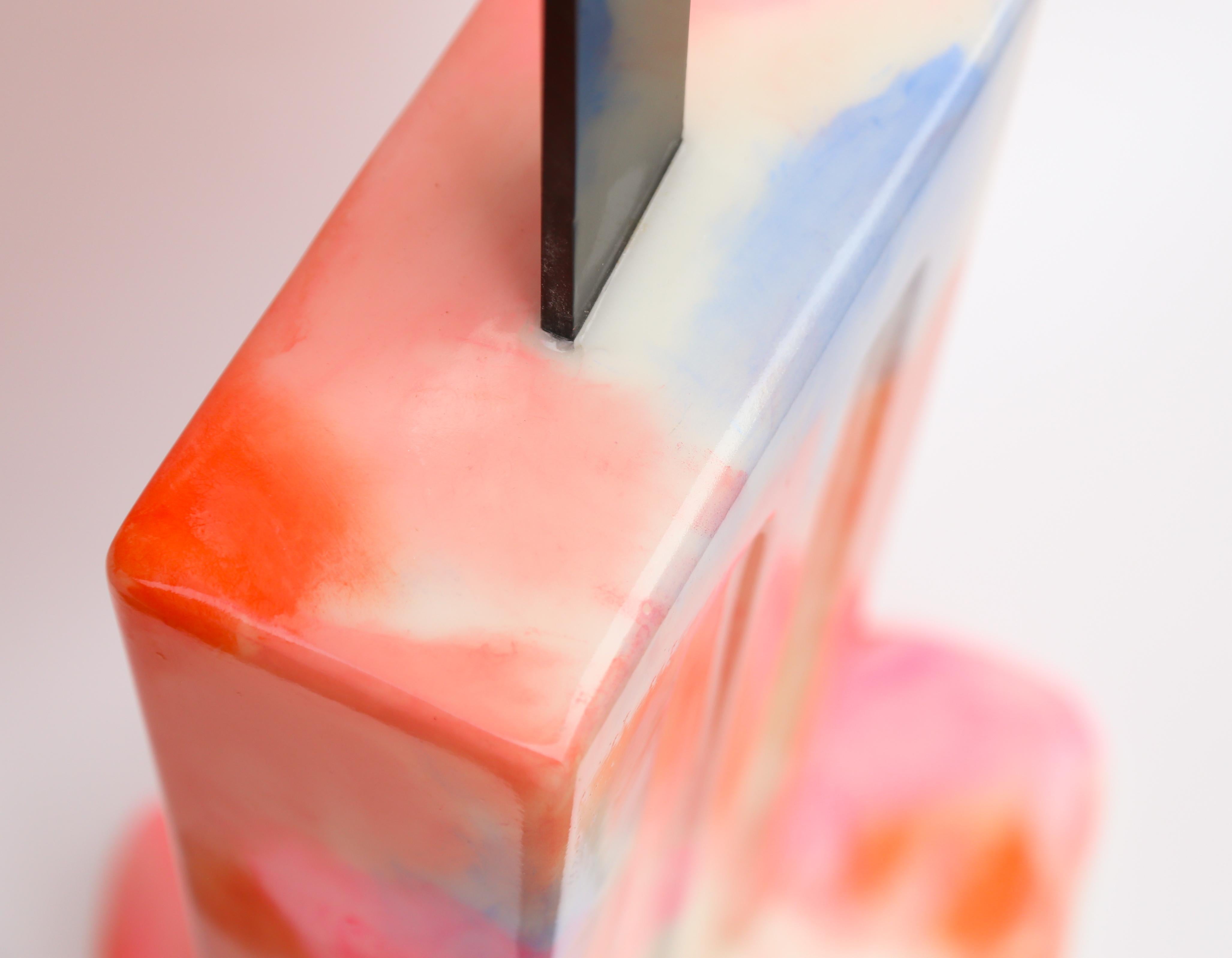 Regenbogenwolken-Popsicle (Pink), Figurative Sculpture, von Betsy Enzensberger