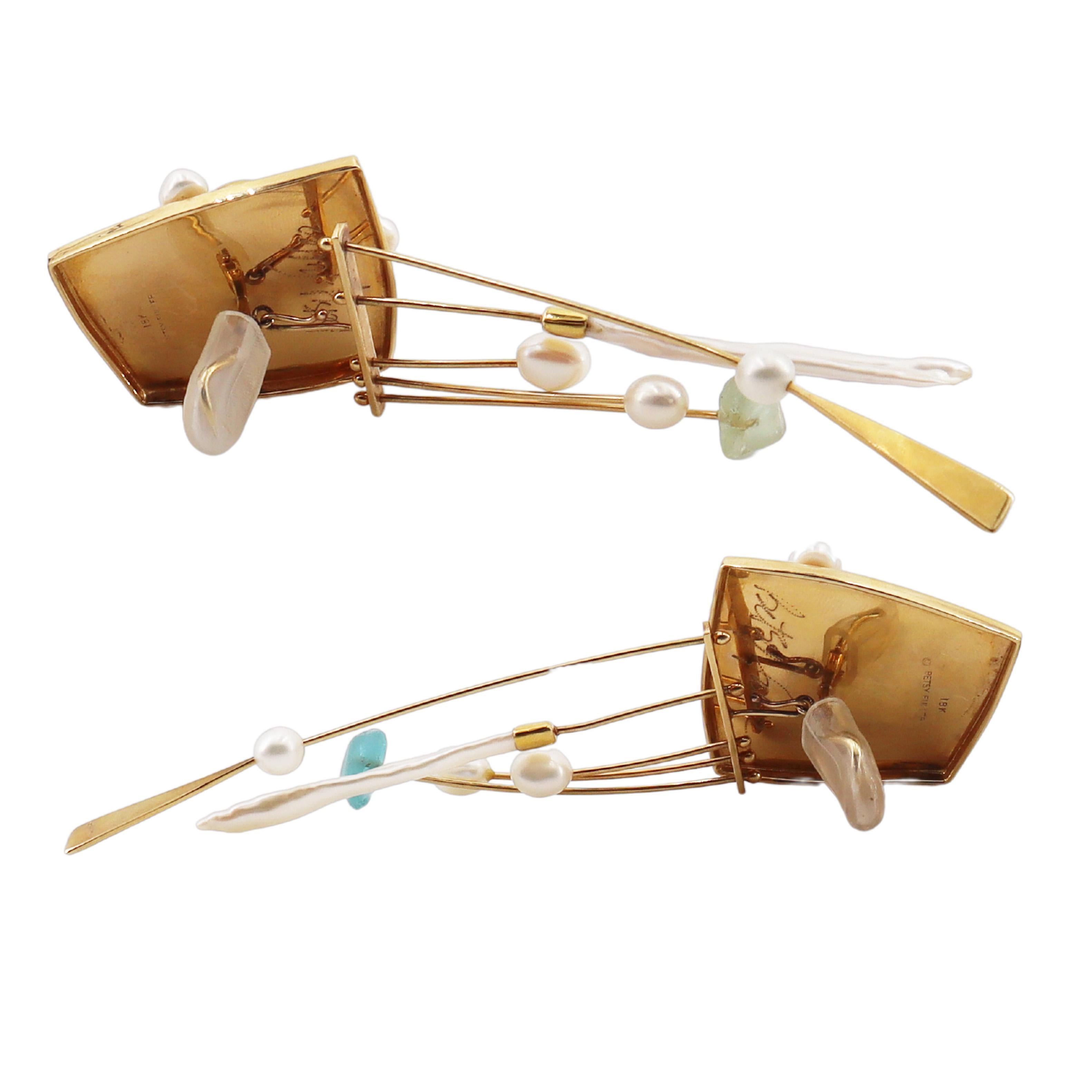 BETSY FULLER Orecchini a clip scultorei in oro 18Kt con perle e tormaline in vendita 1