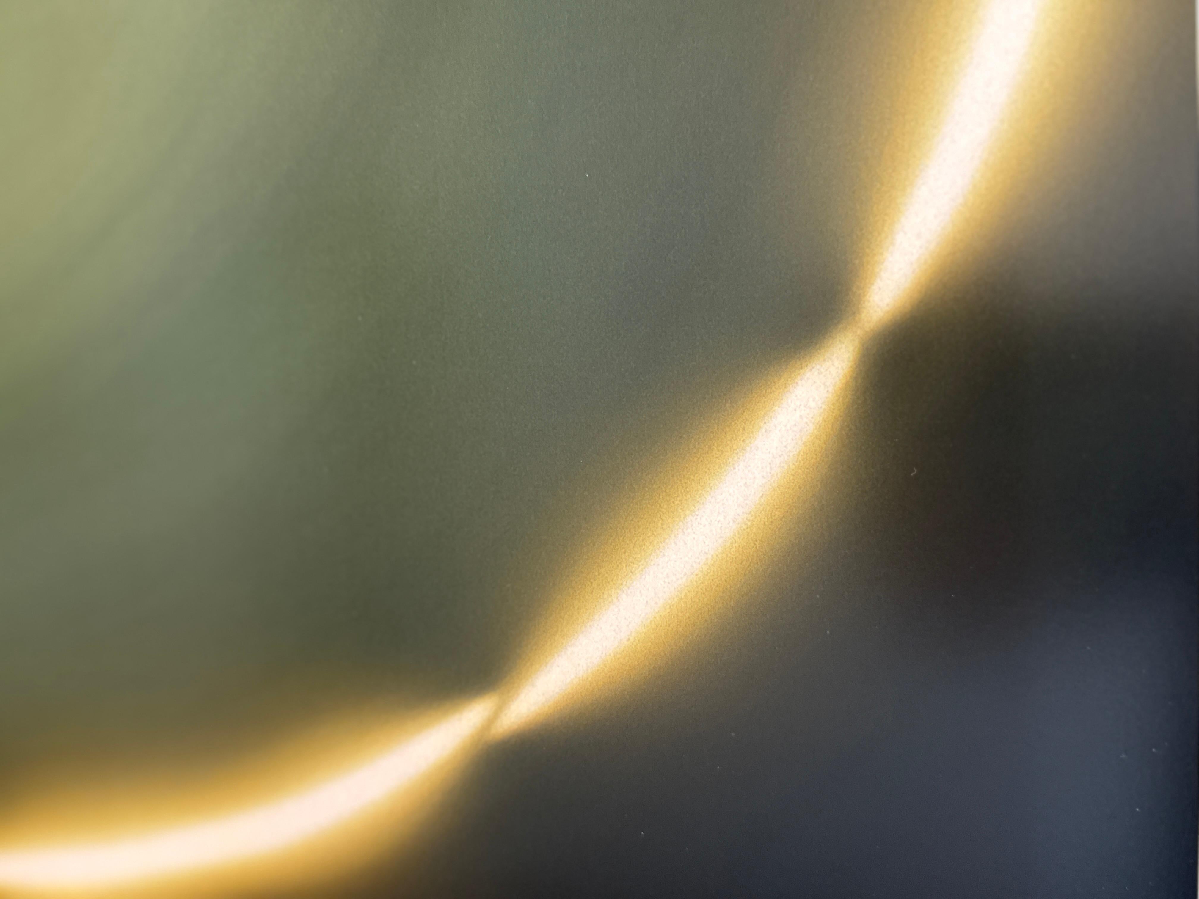 Photographie couleur du soleil en édition limitée, cosmique, céleste, inspirée par la situation géographique en vente 1