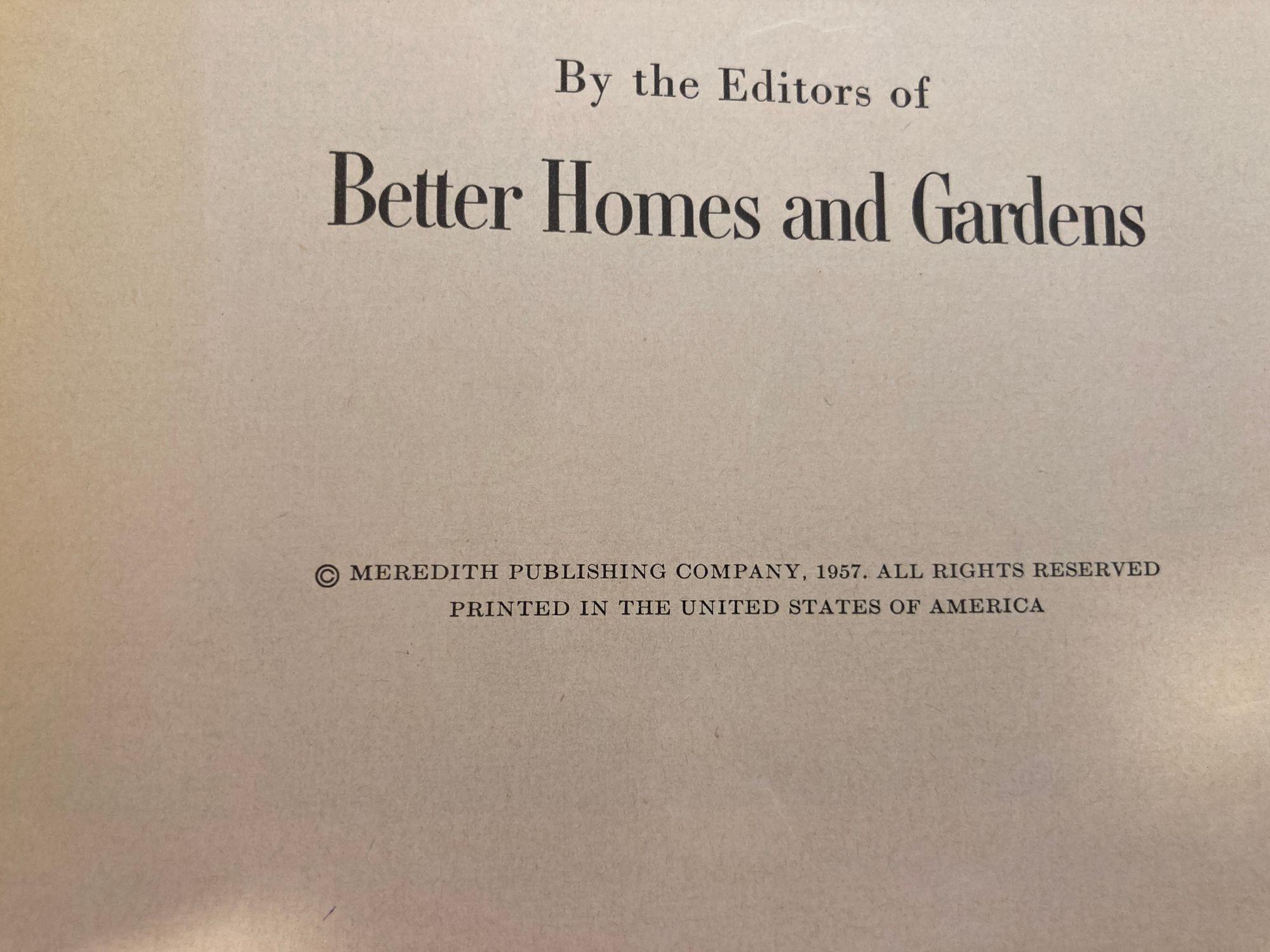American Better Homes & Gardens Flower Arranging for Every Day and Special Occasions1957 For Sale