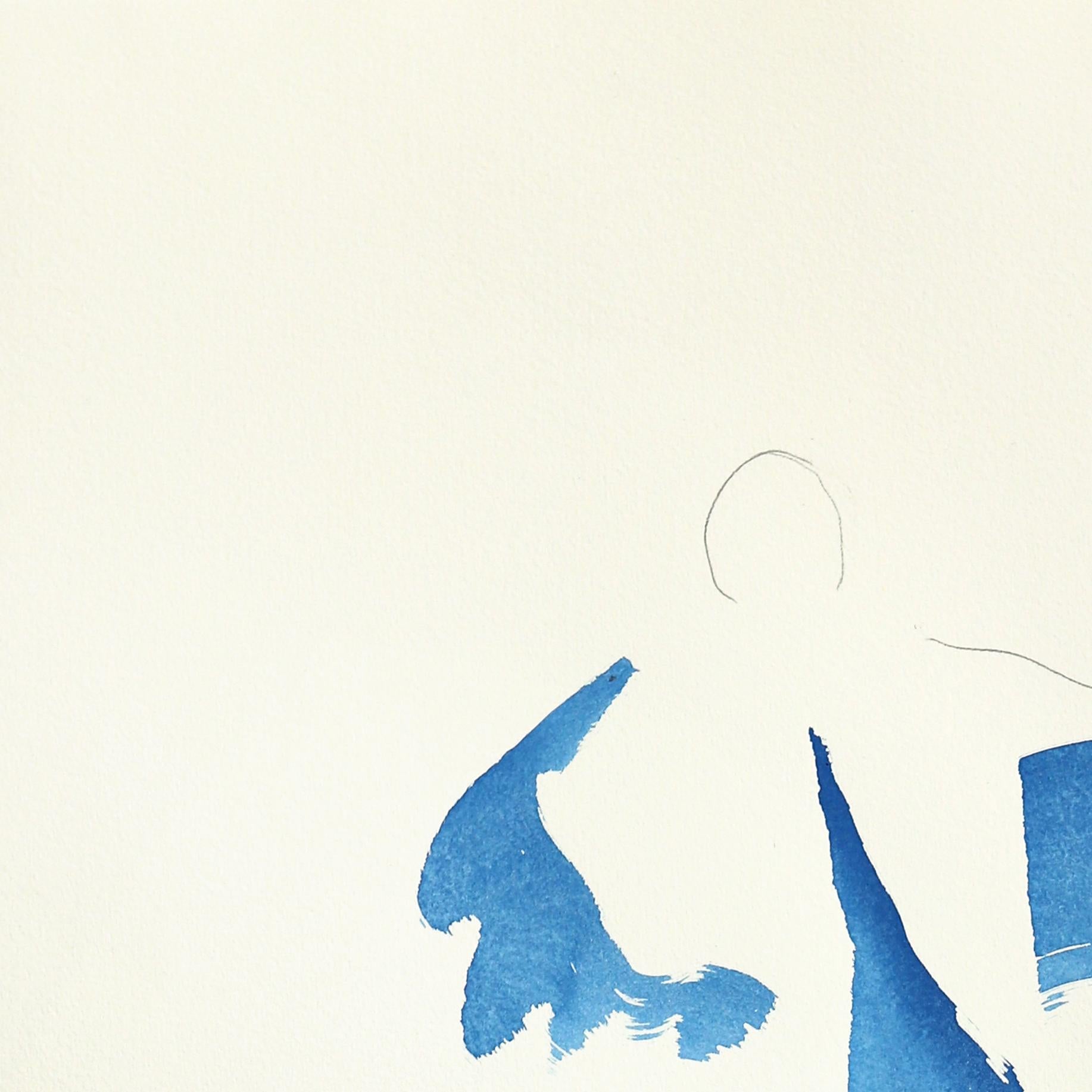 Das blaue Kleid 26 - Abstrakte fließende minimalistische figurative Tuschemalerei auf Papier (Grau), Abstract Painting, von Bettina Mauel