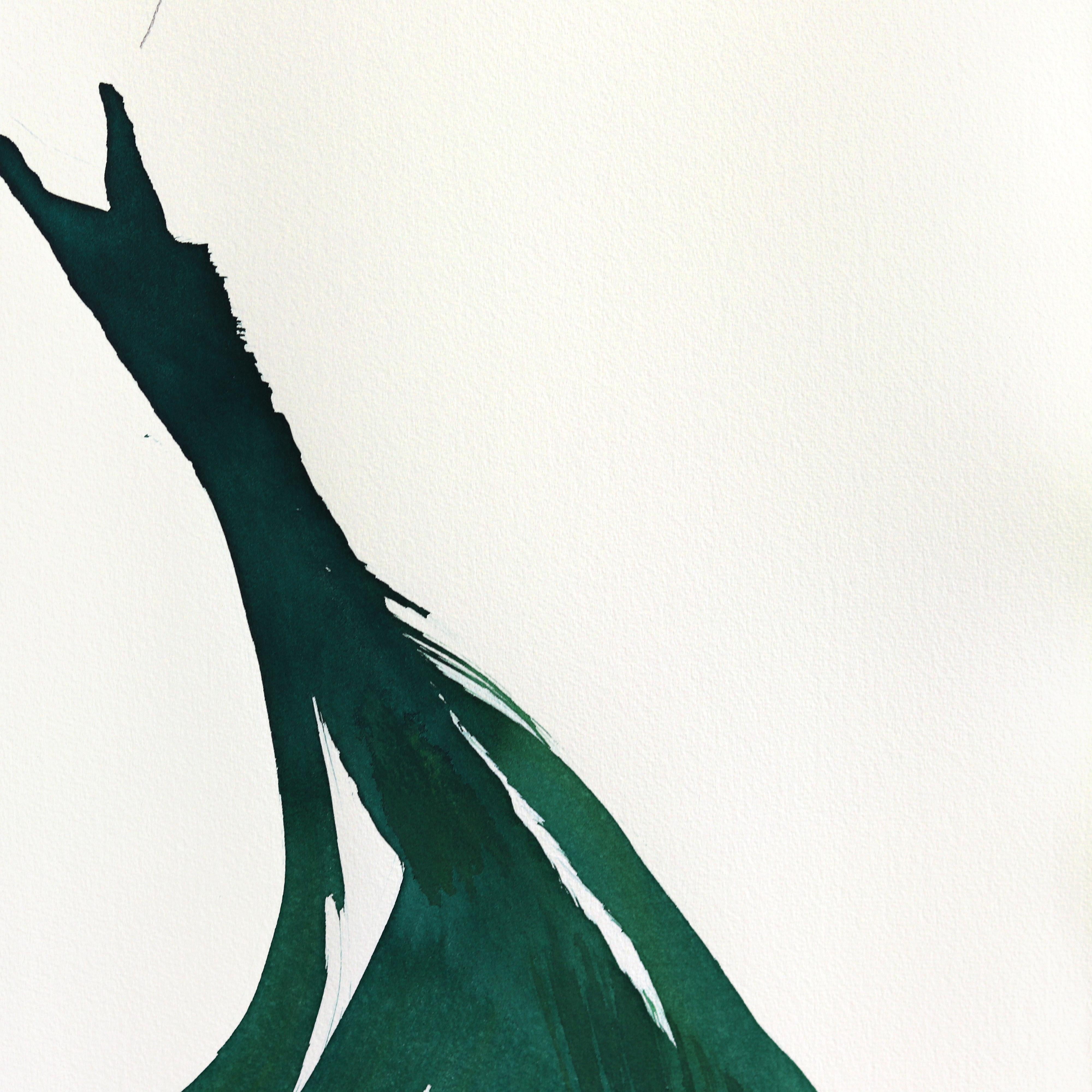 Das grüne Kleid 19 - Minimalistisches figuratives Original-Tuschegemälde auf französischem Leinen (Weiß), Abstract Painting, von Bettina Mauel