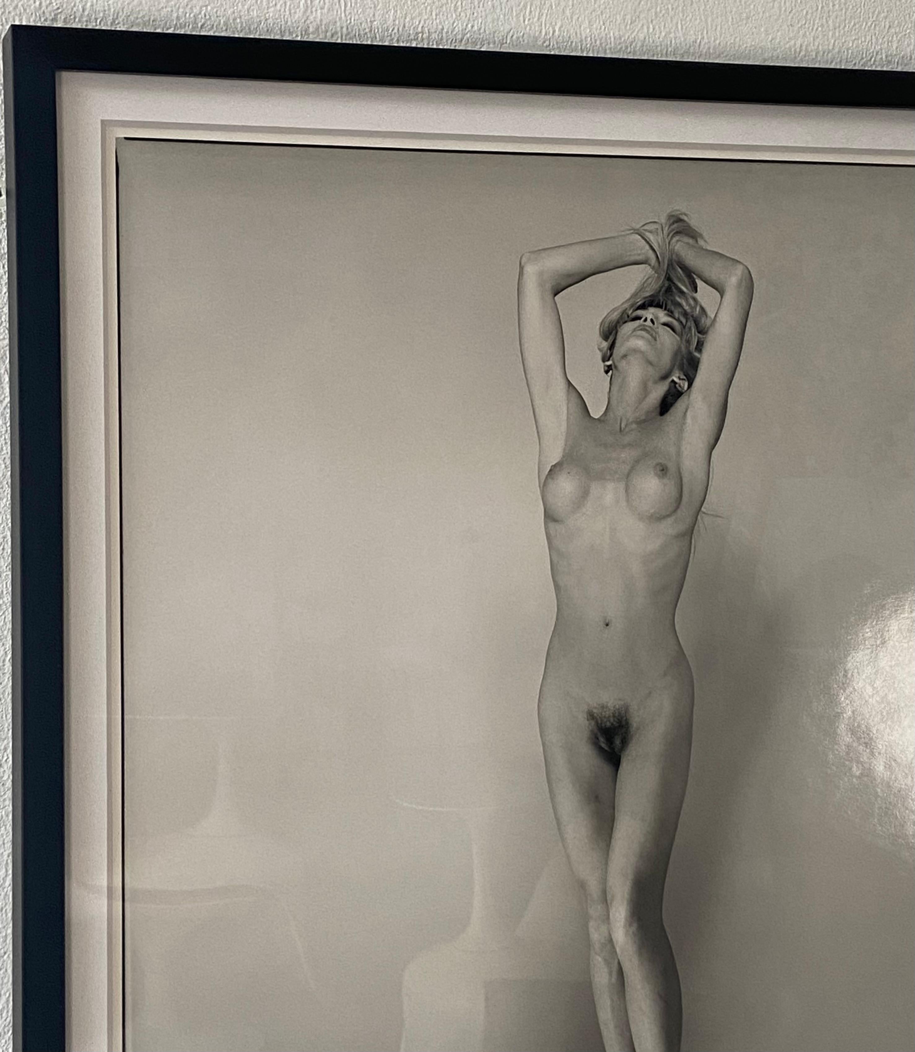 Bettina Rheims
Ingrid II, 1991
Silber-Gelatine-Druck
23 9/10 x 19 3/4 Zoll  (60.7 x 50.2 cm)
Ausgabe 2/15