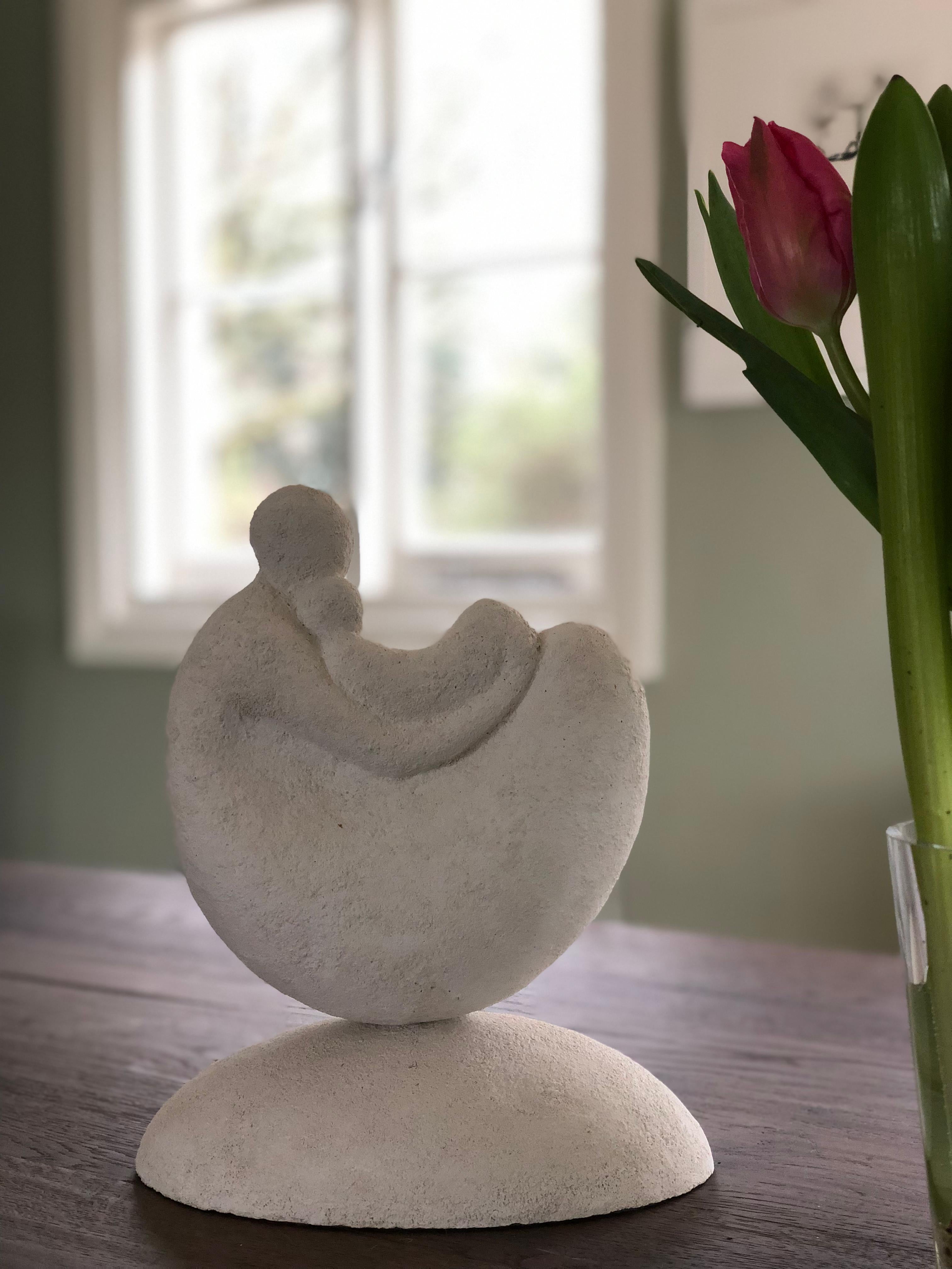 Mother & Child - Gray Figurative Sculpture by Bettina Seitz