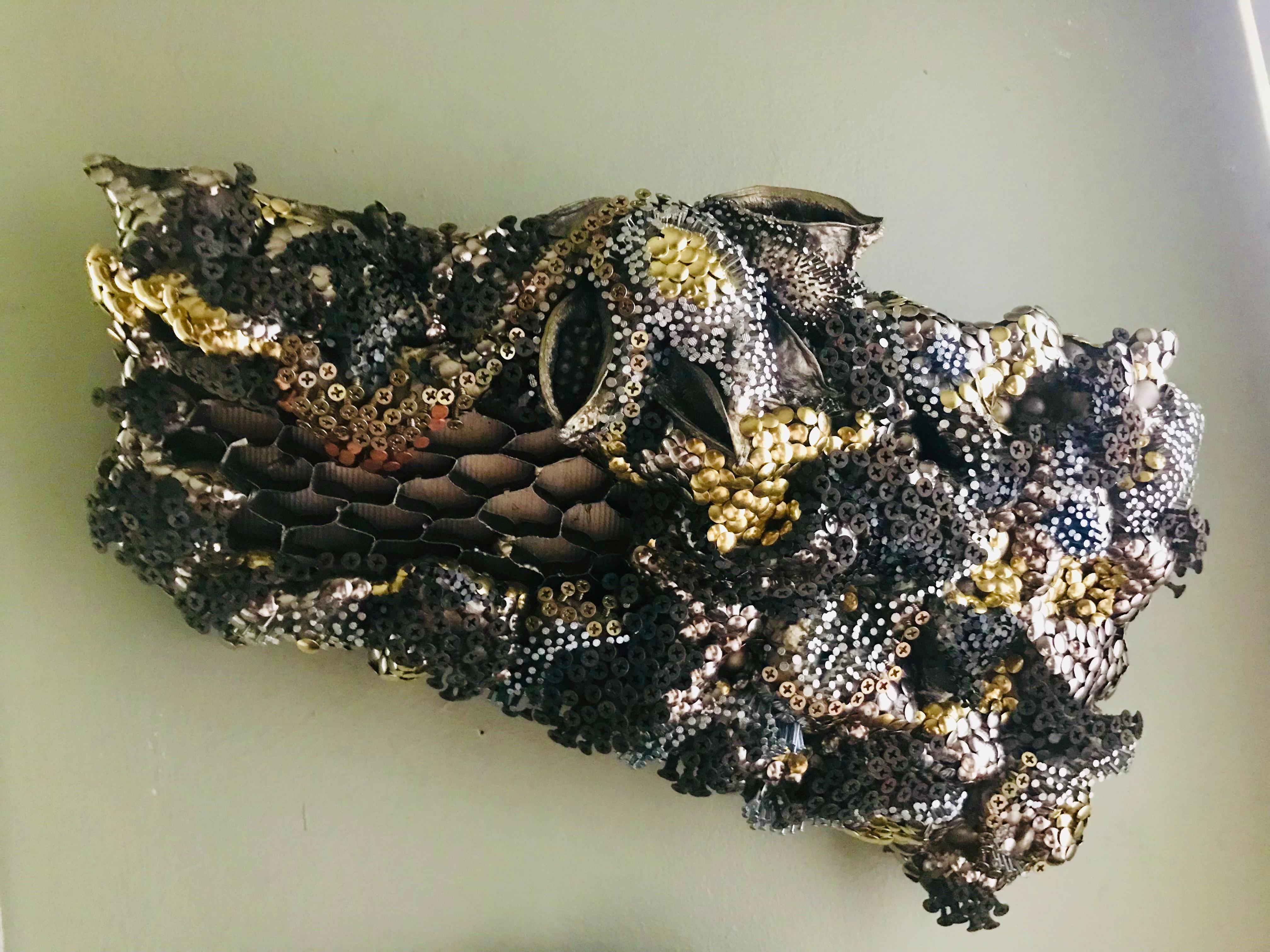 Hives of Bees, Metallskulptur, Installation, Original handgefertigt, hängefertig (Impressionismus), Sculpture, von Betty Bairamian