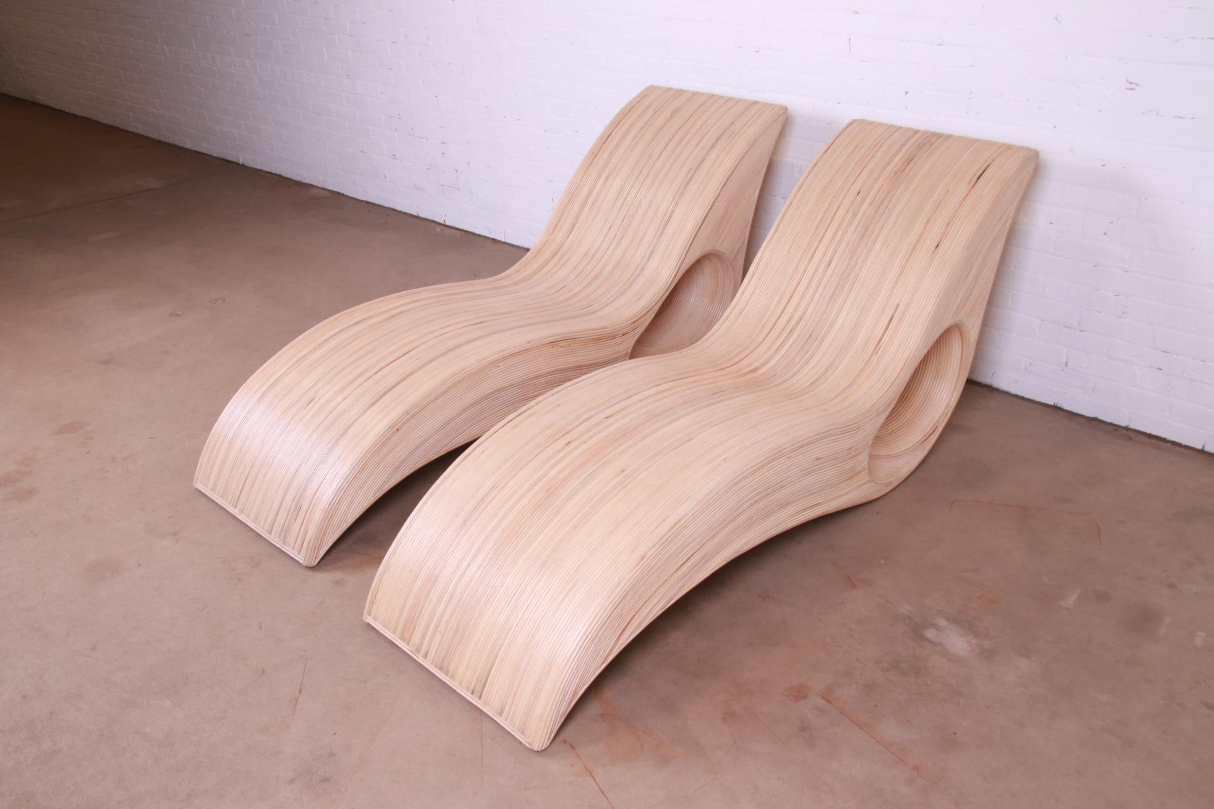 Betty Cobonpue Skulpturale Rattan-Sessel aus gespaltenem Schilf, Paar (Organische Moderne) im Angebot