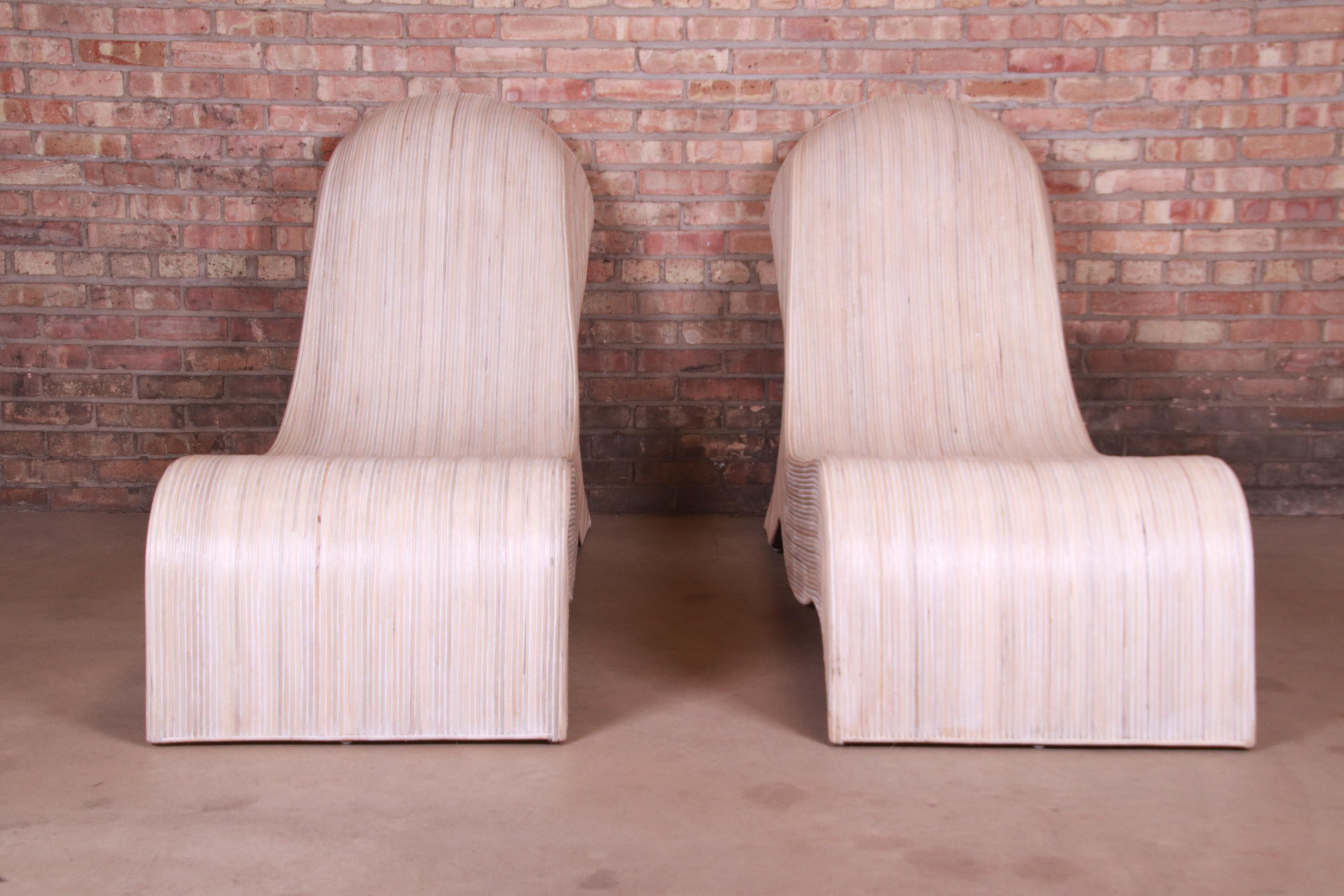 Betty Cobonpue Skulpturale Rattan-Sessel aus gespaltenem Schilf, Paar im Zustand „Gut“ im Angebot in South Bend, IN