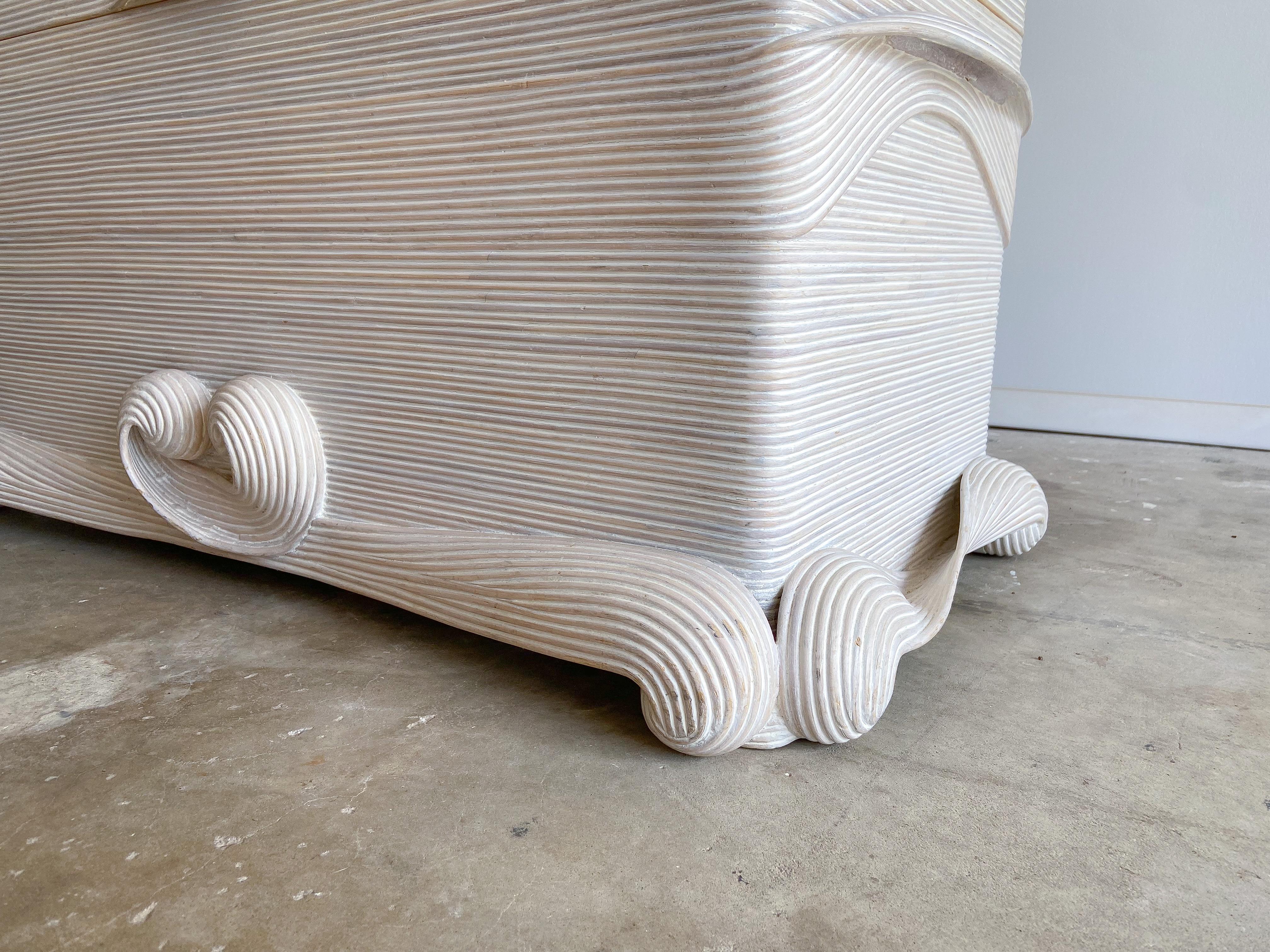 Betty Cobonpue Sculptural Split Reed Storage Chest, 1980s In Good Condition For Sale In Round Rock, TX