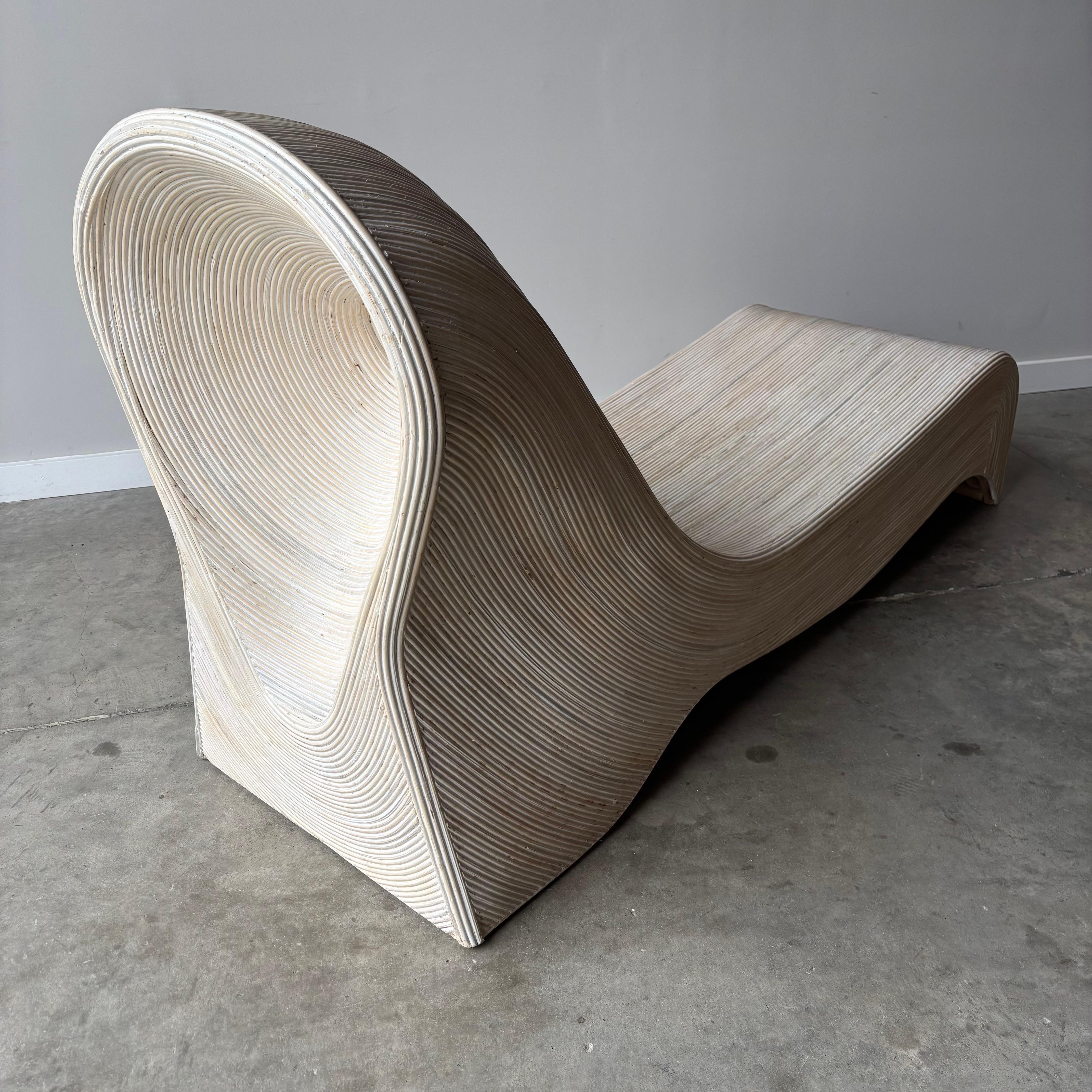 Canna Chaise Lounge in stile Betty Cobonpue in vendita