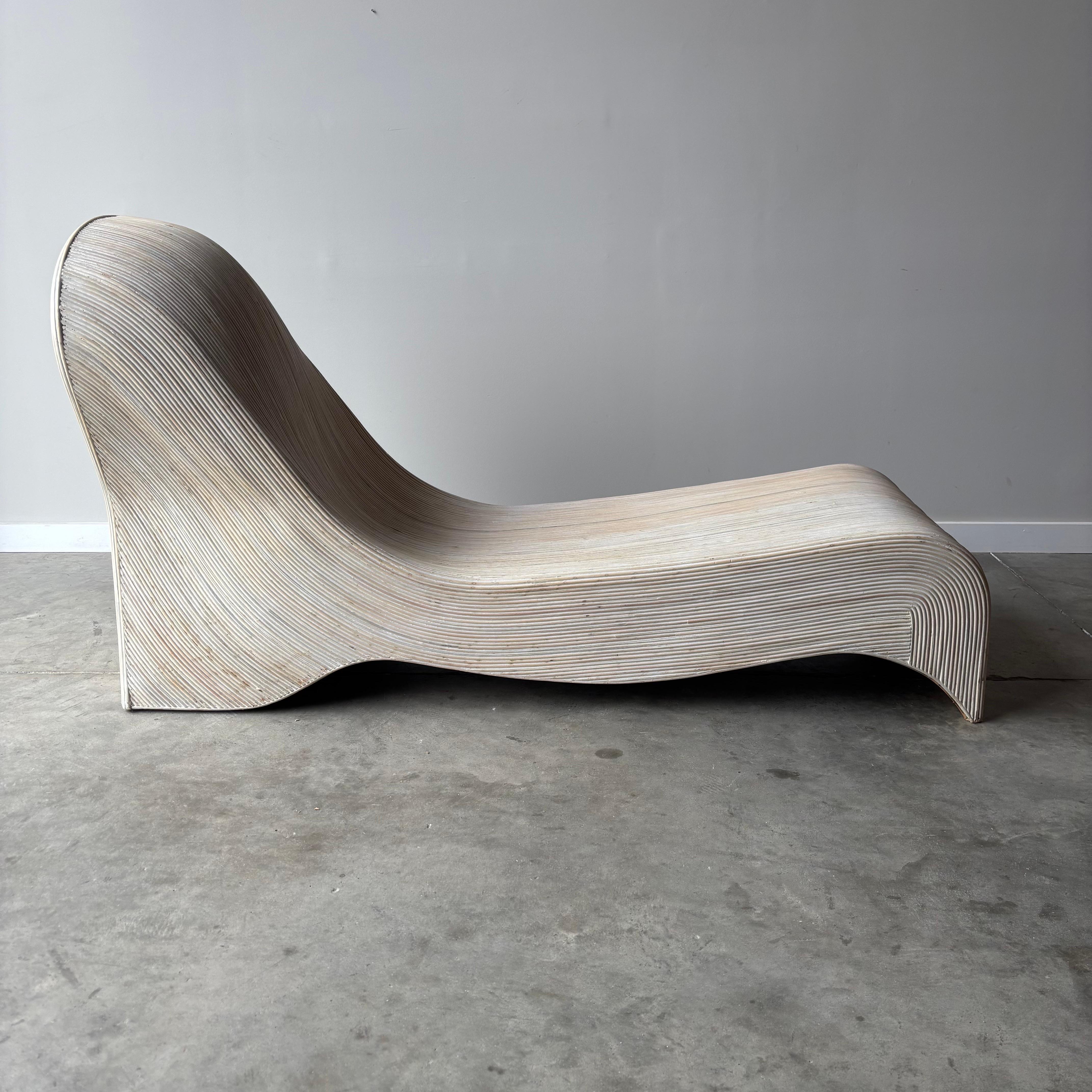 Chaise Lounge in stile Betty Cobonpue in vendita 1