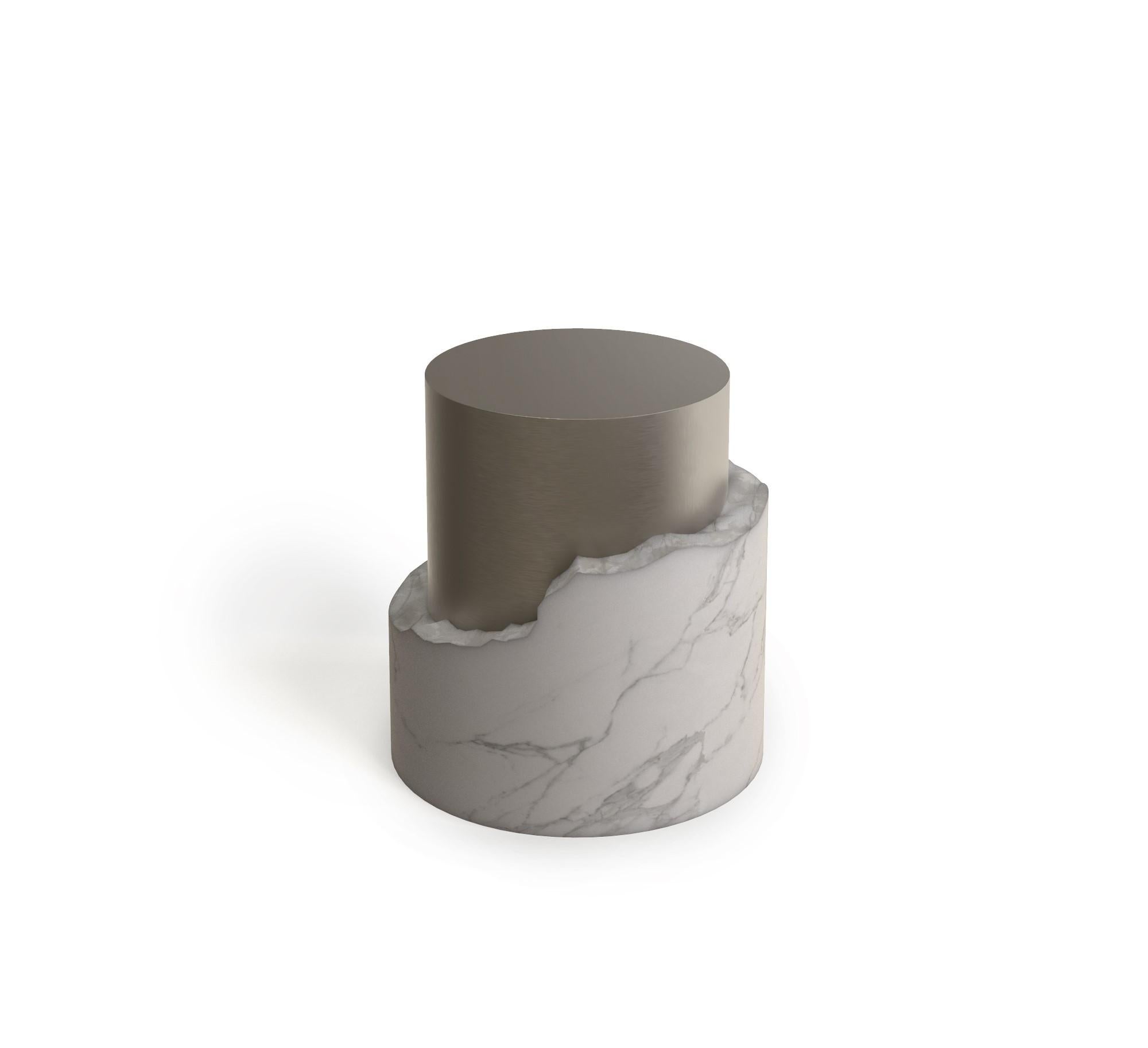 Table basse Betty par Marmi Serafini
MATERIAL : Marbre de Calcatta, bronze.
Dimensions : D 38 x H 40 cm
Disponible dans d'autres marbres et métaux.

Un design sculptural, des proportions organiques et un solide équilibre entre les matériaux.
Ce sont