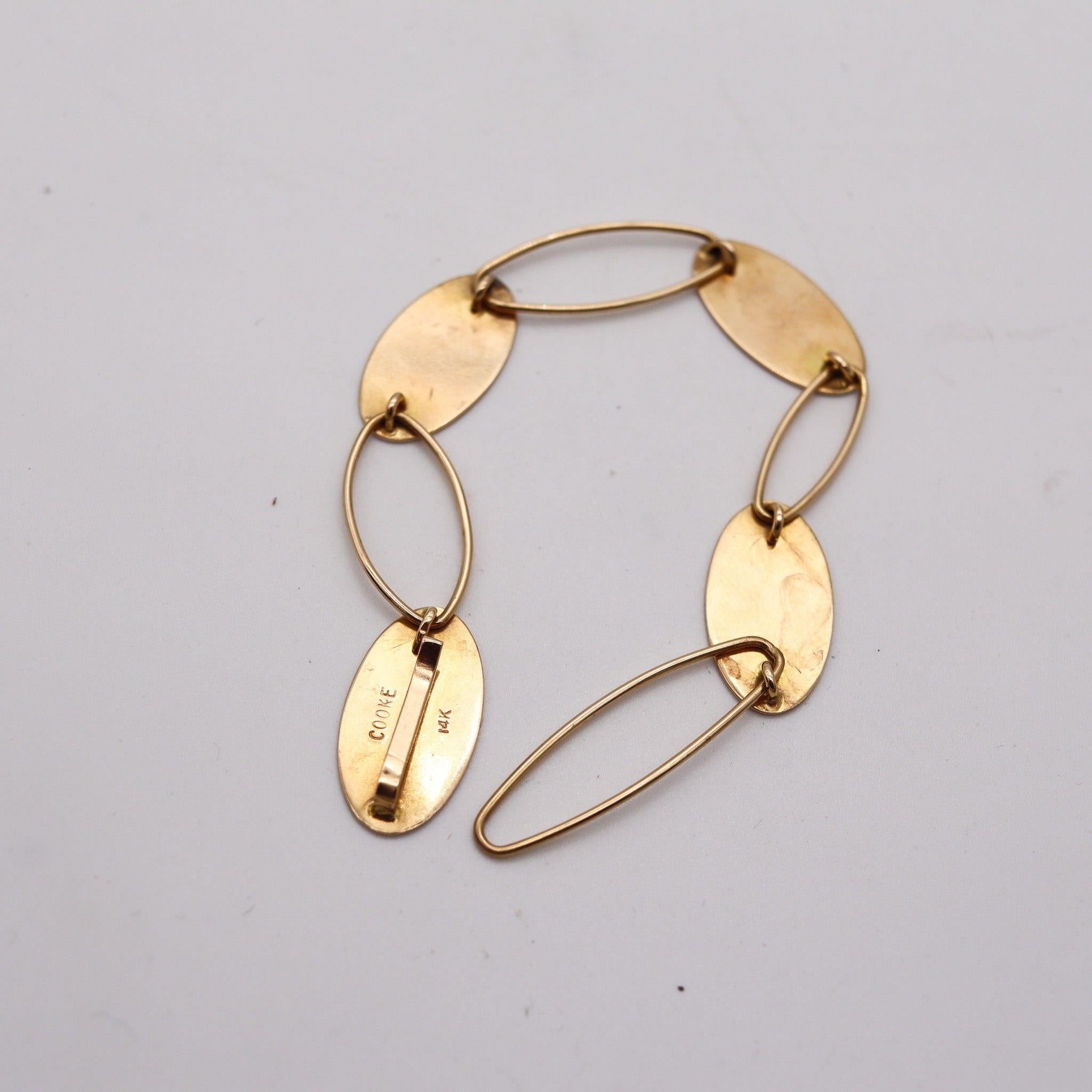 BETTY COOKE 1980 Geometric Open Ovals Bracelet In 14Kt Yellow Gold For Sale 1
