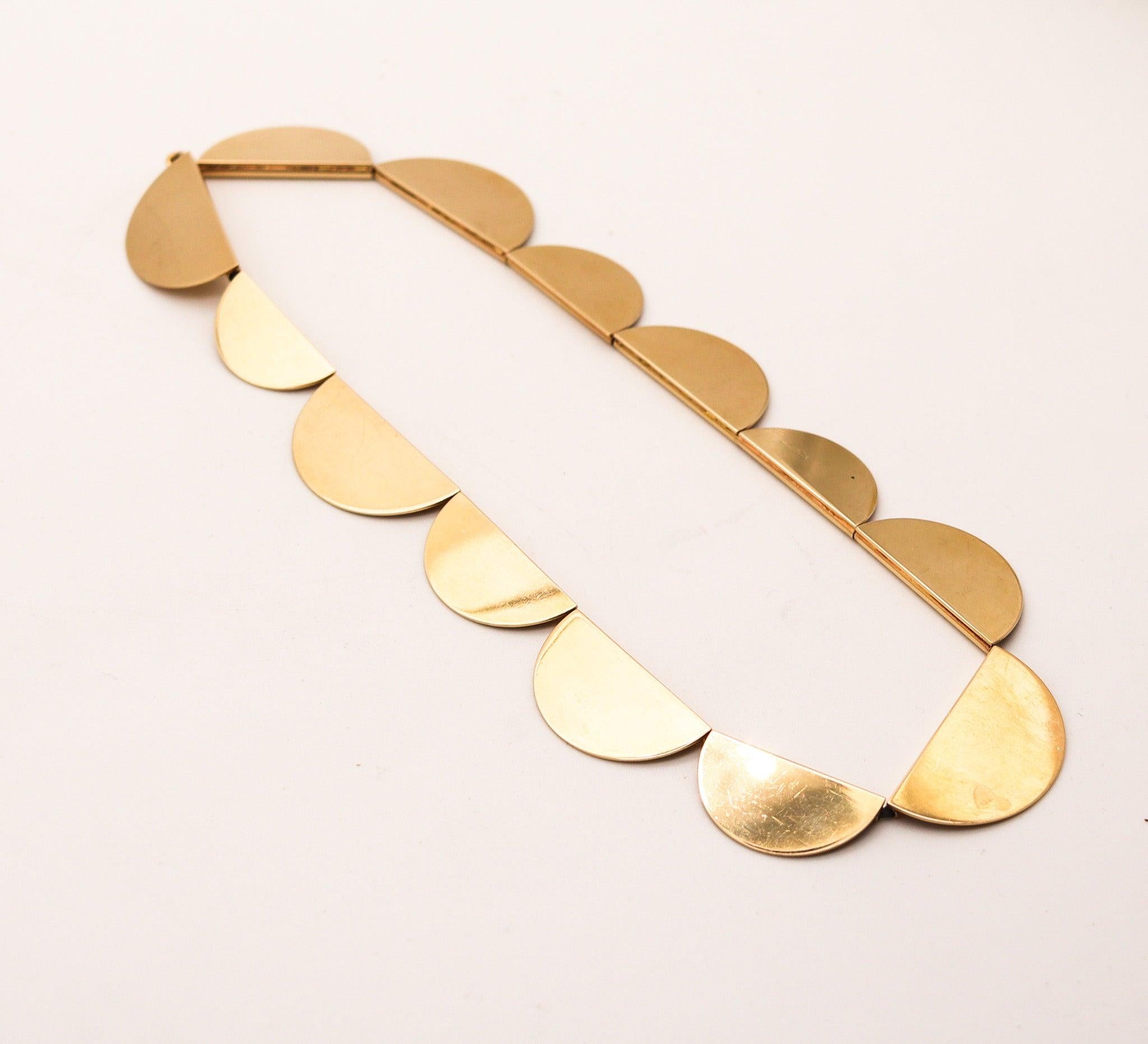 Collar Semicírculos Geométricos BETTY COOKE 1980 En Oro Amarillo De 14Kt en Excelente estado para la venta en Miami, FL