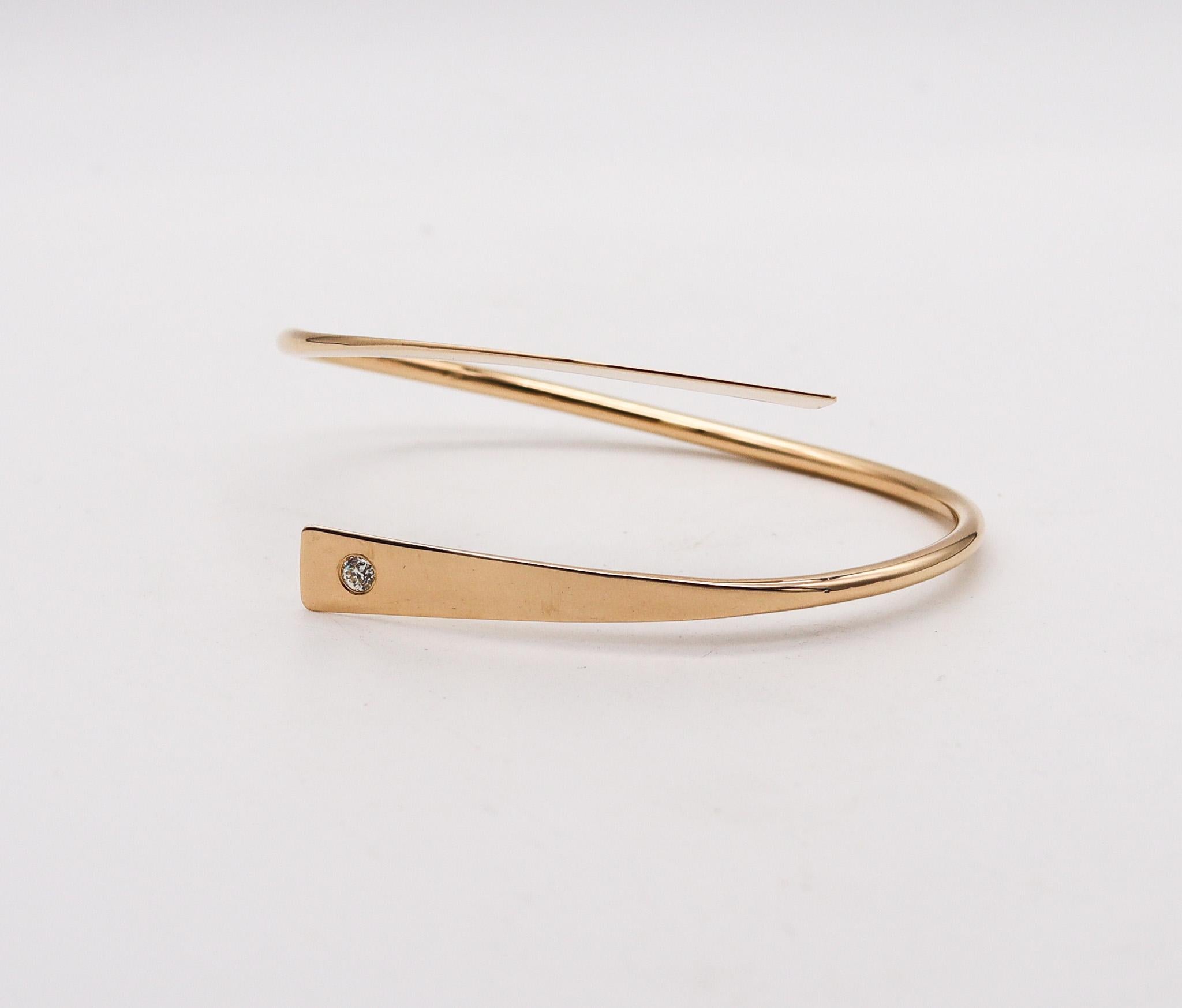 Modernist Betty Cooke 1990 Asymmetrical Sculptural Bangle In 14Kt Gold With One Diamond For Sale