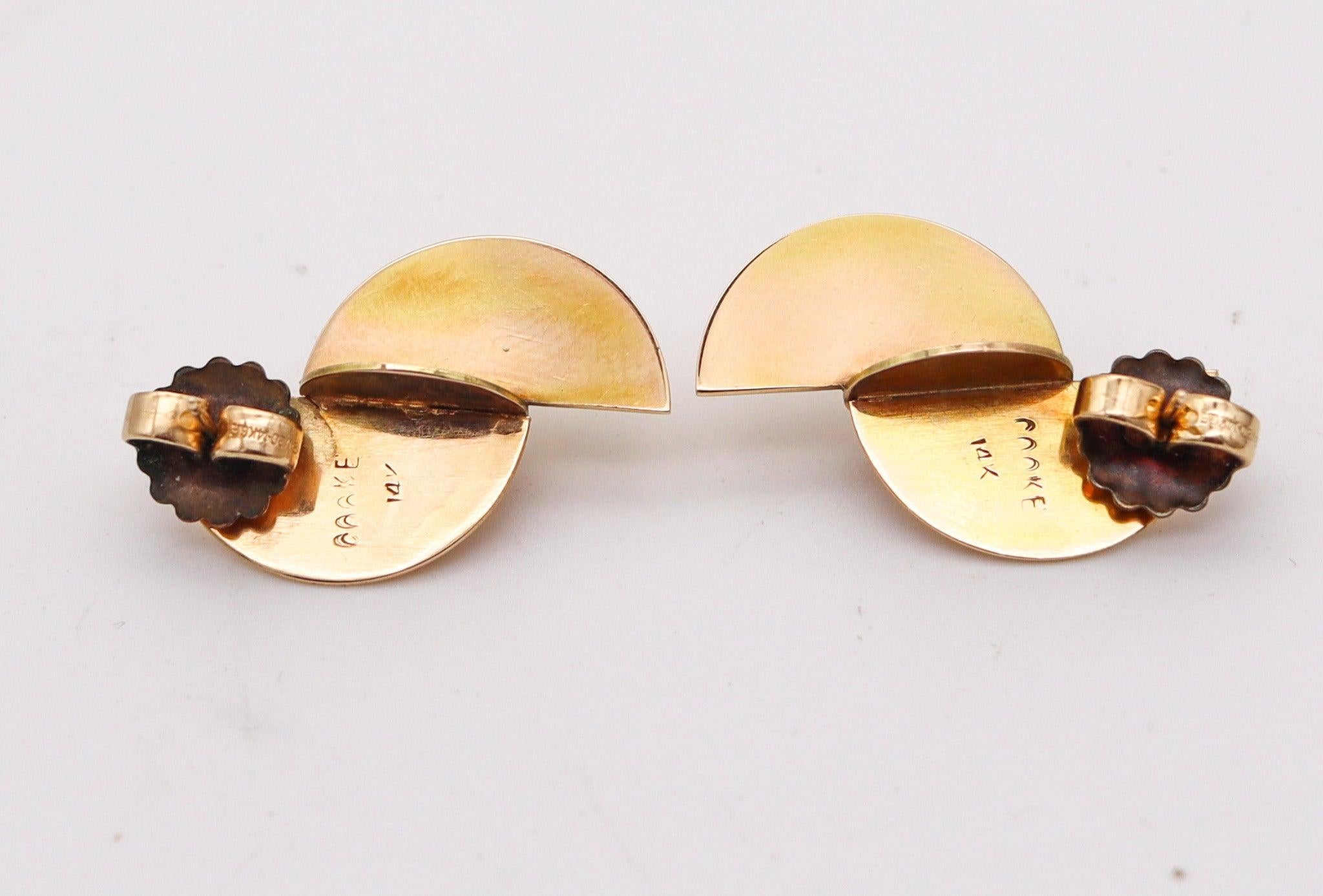 Betty Cooke 1990 Orecchini scultura geometrica in oro giallo 14Kt In condizioni ottime in vendita a Miami, FL
