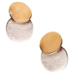 BETTY COOKE 1990 Pendientes geométricos de oro amarillo de 14 quilates y plata de ley