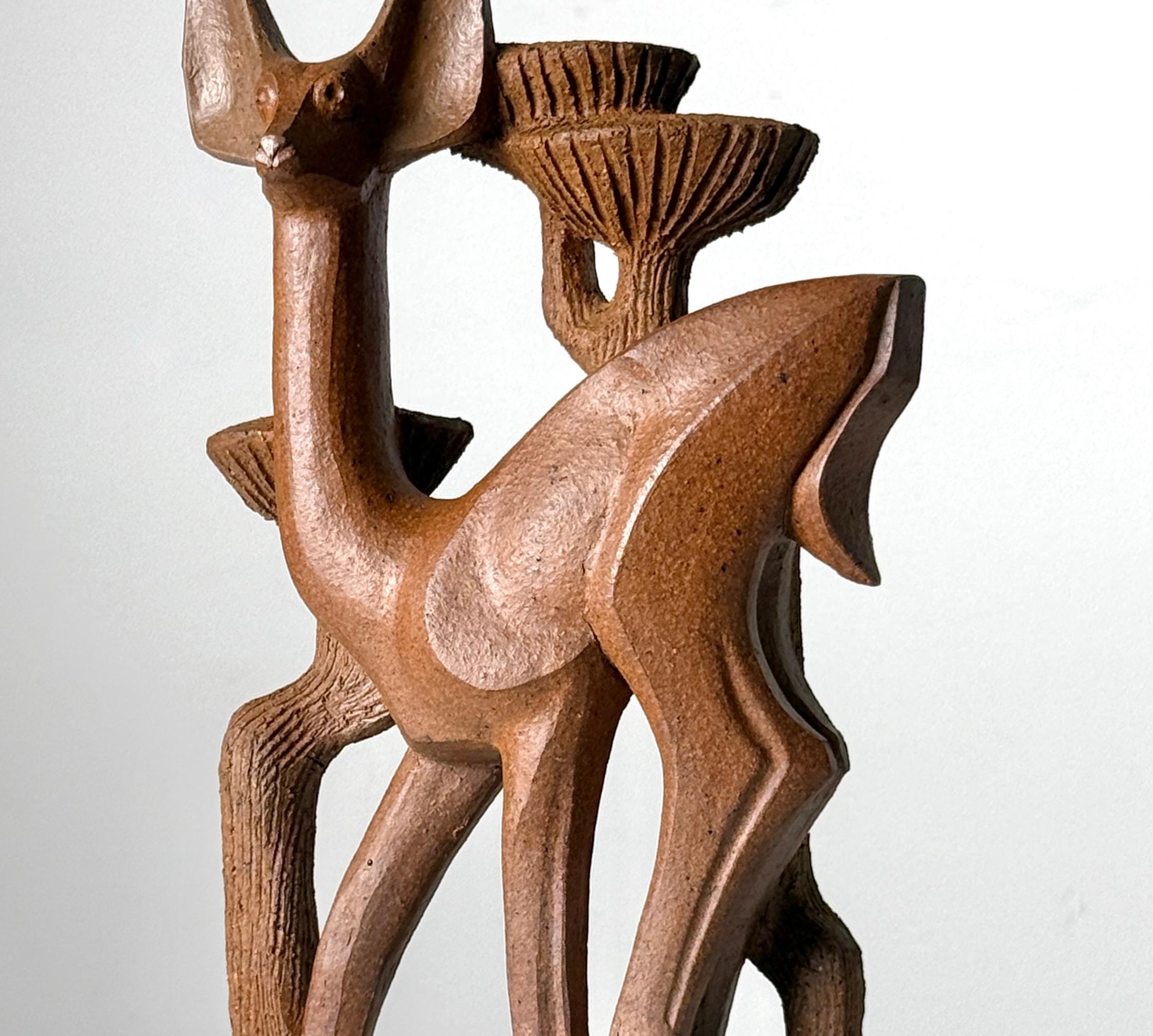 Betty Davenport Ford Sculpture moderniste en céramique représentant un cerf, Californie moderne années 1950 Bon état - En vente à Troy, MI