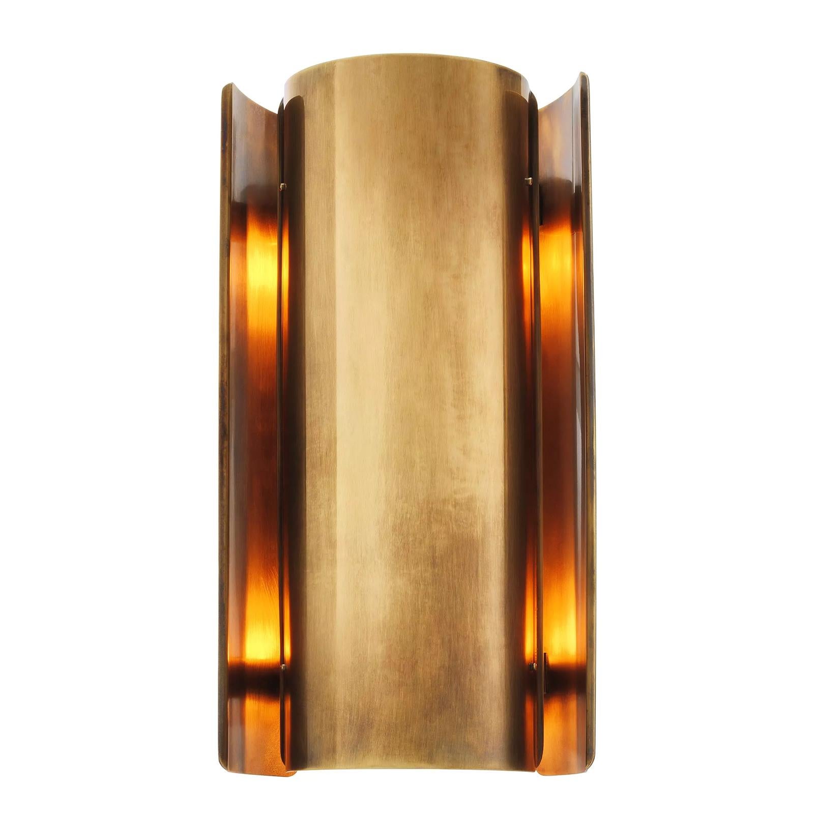 Wall Lamp Betty Medium with all structure in steel, iron and solid brass
in vintage finish. With 2 bulbs (not included), lamp holder type E14, 
Max 40 watt, dimmable (dimmer not included).
