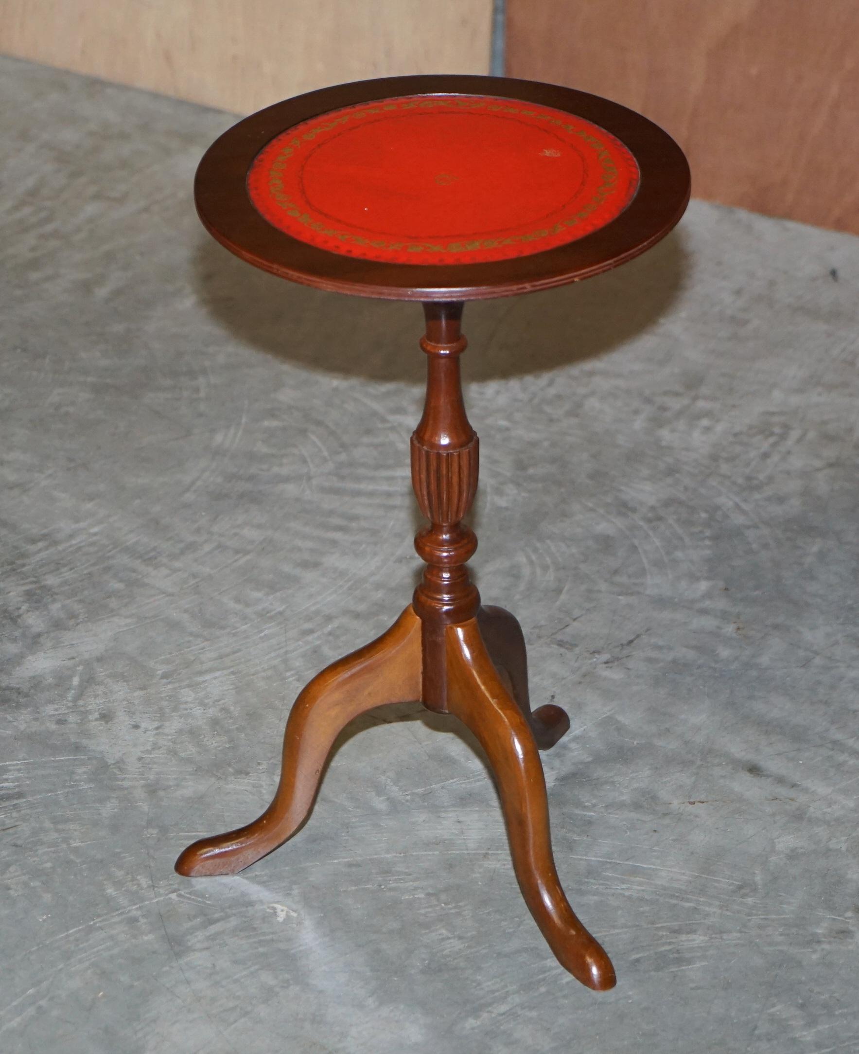 We are delighted to offer this lovely small Bevan Funell vintage light mahogany with red leather top lamp or side table.

A good-looking well-made tripod table in good, we have cleaned waxed and polished it from top to bottom, there will be normal