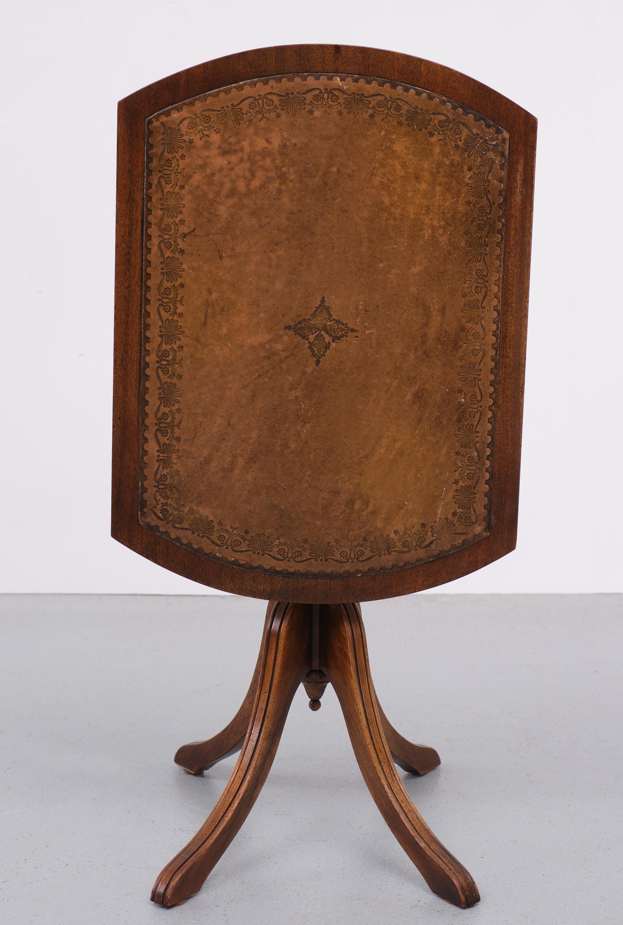 Late 20th Century Bevan Funell Reprodux Tilt Top Wine Table 1970s England For Sale