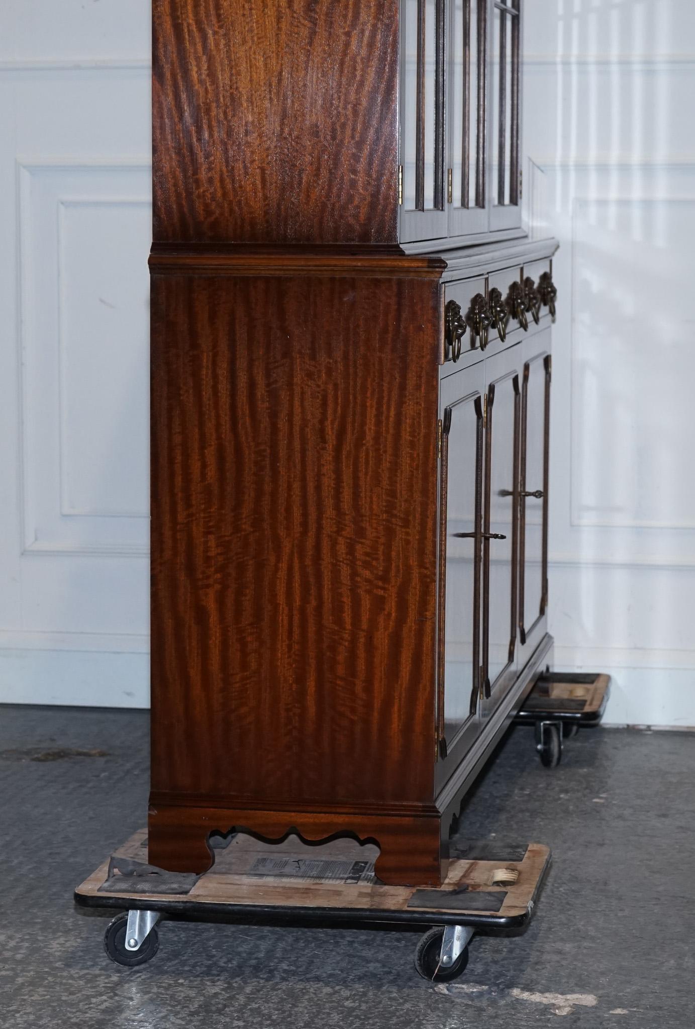 BEVAN FUNNEL STYLE GEORGIAN DISPLAY CABINET BOOKCASE GLASS SHELVES AND LiGHTS en vente 6