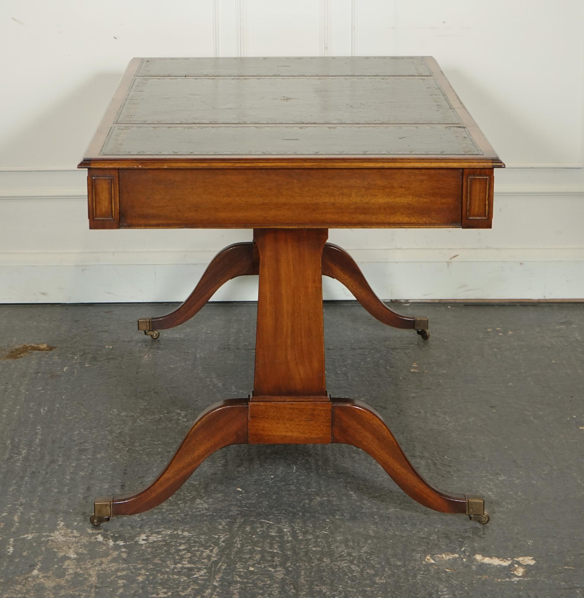 BEVAN FUNNEL REGENCY Style TWO DRAWERS WRITiNG OFFICE DESK TABLE GRÜNEES LEDER im Angebot 5