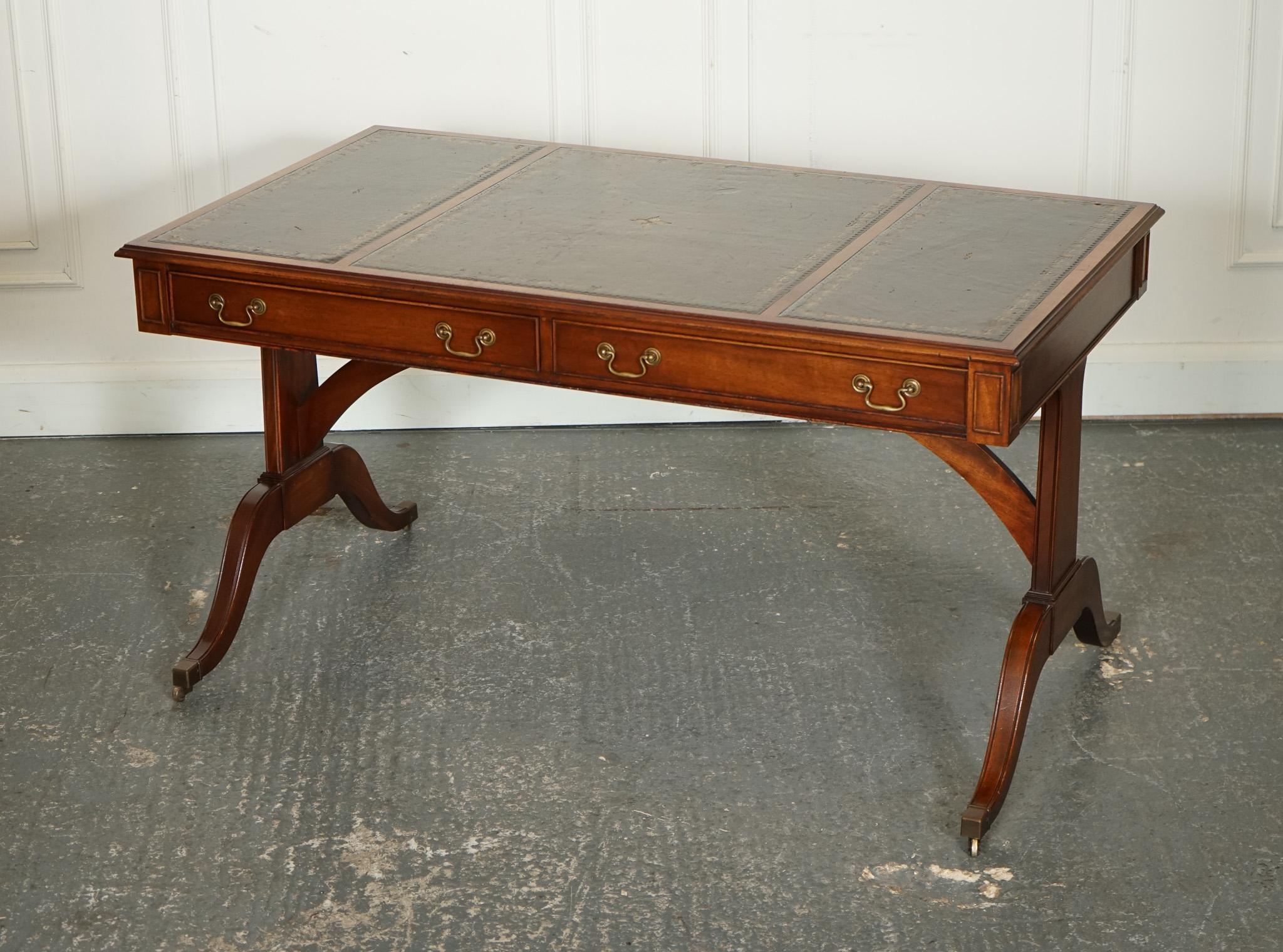 BEVAN FUNNEL REGENCY Style TWO DRAWERS WRITiNG OFFICE DESK TABLE GRÜNEES LEDER im Zustand „Gut“ im Angebot in Pulborough, GB