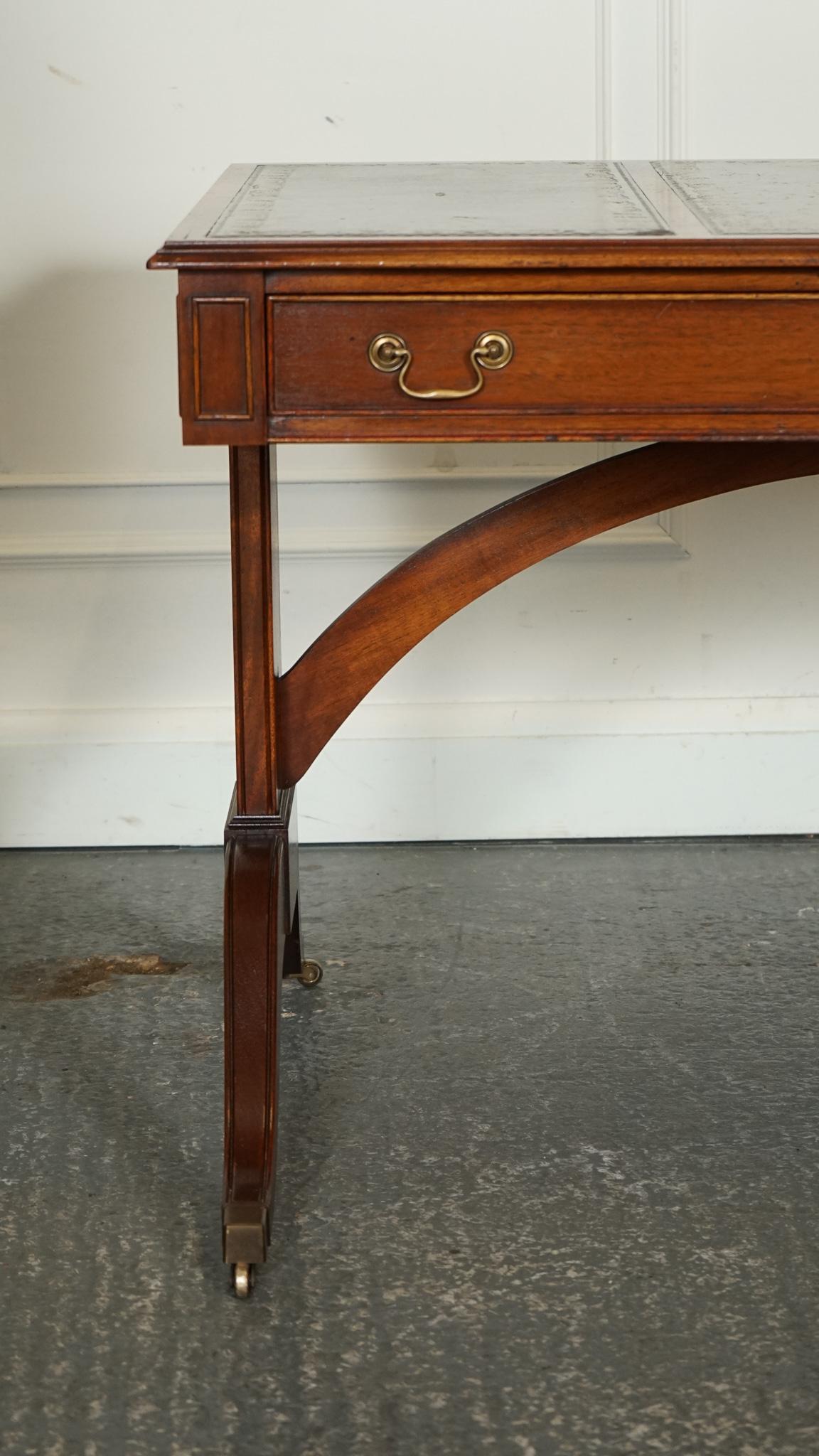 BEVAN FUNNEL REGENCY Style TWO DRAWERS WRITiNG OFFICE DESK TABLE GRÜNEES LEDER im Angebot 1