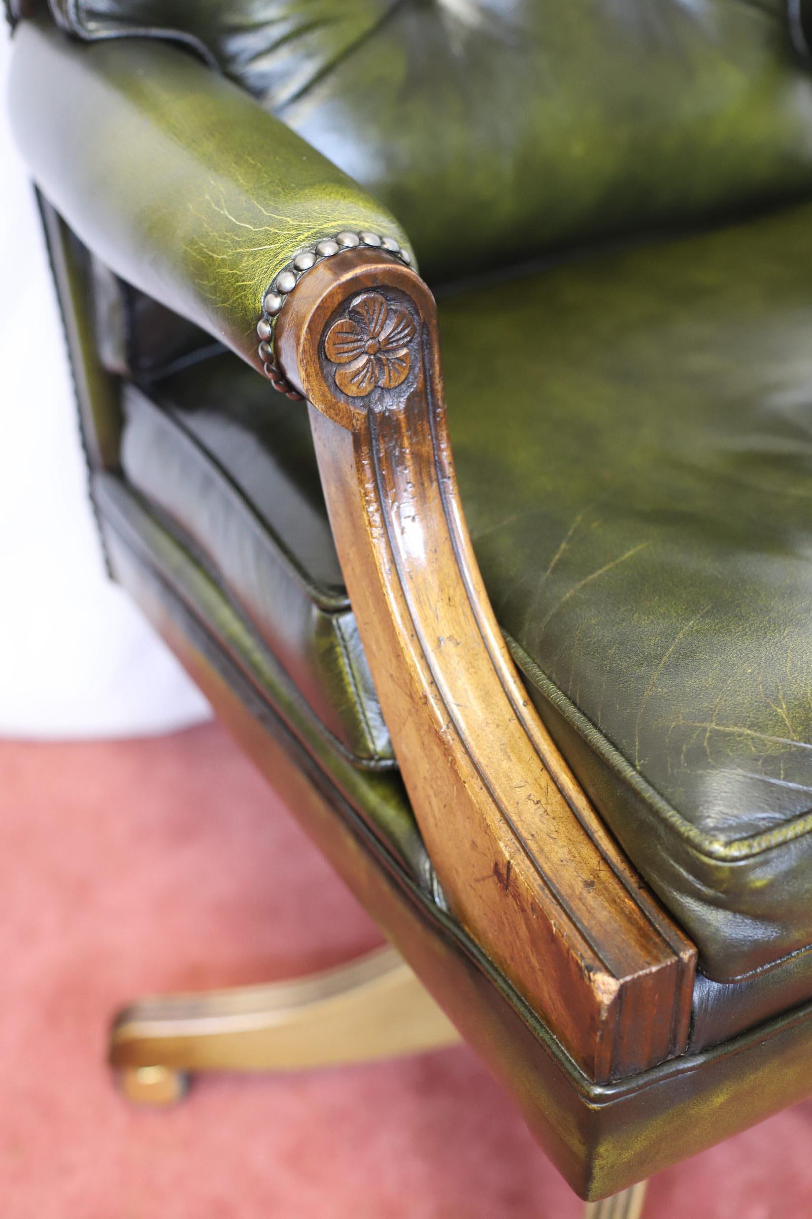 Bevan Funnel Reprodux , Stunning Walnut And Leather Swivel Chair For Sale 4