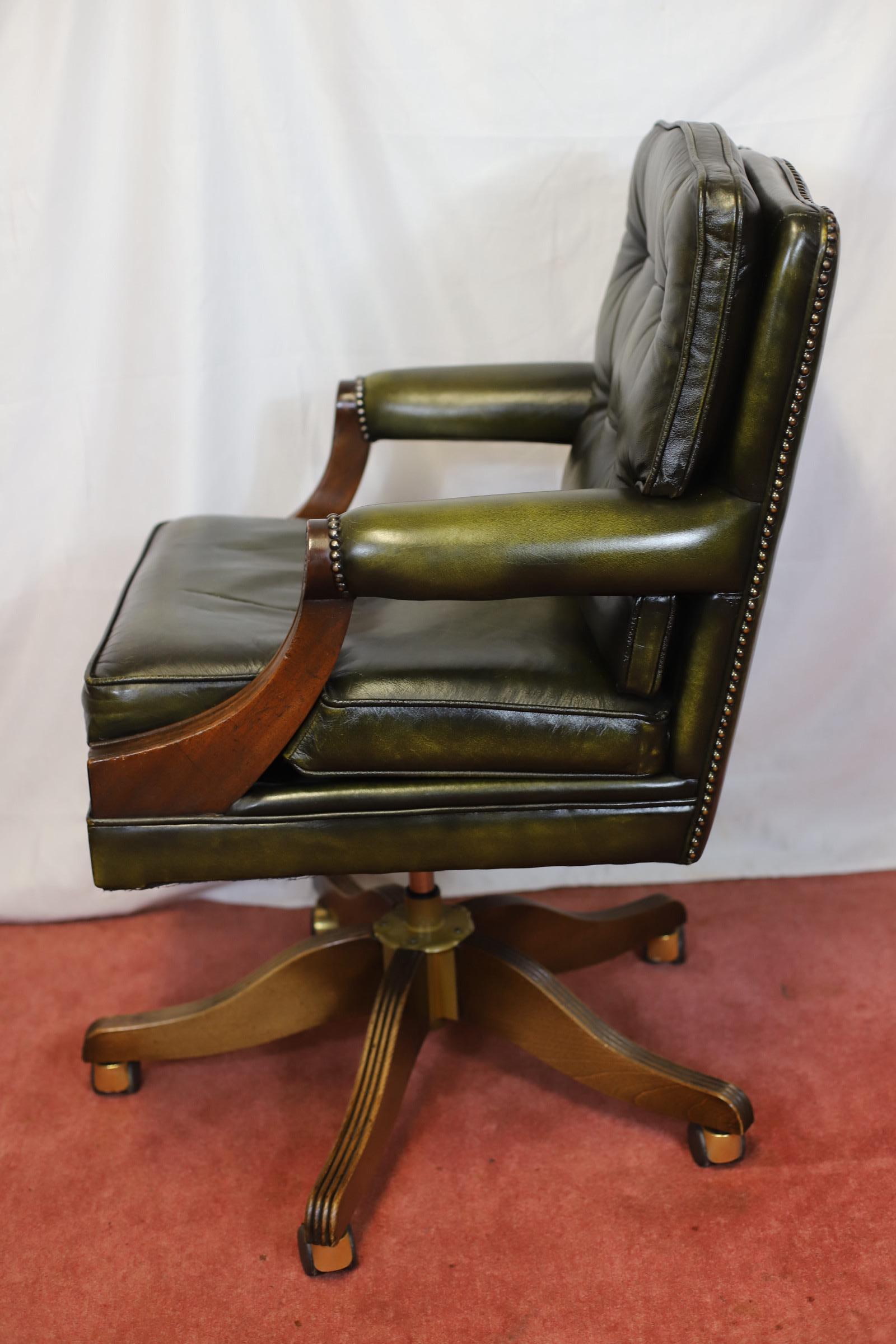 Bevan Funnel Reprodux , Stunning Walnut And Leather Swivel Chair For Sale 1