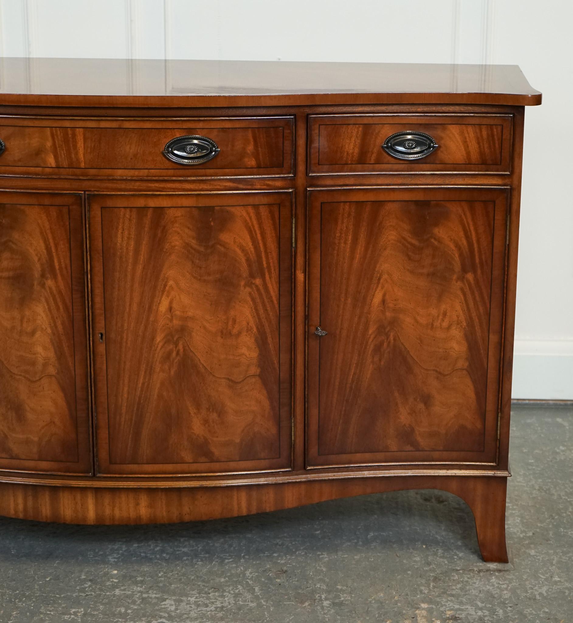 Hand-Crafted BEVAN FUNNEL SERPENTINE GEORGIAN STYLE BOW FRONTED SiDEBOARD LOTS OF STORAGE