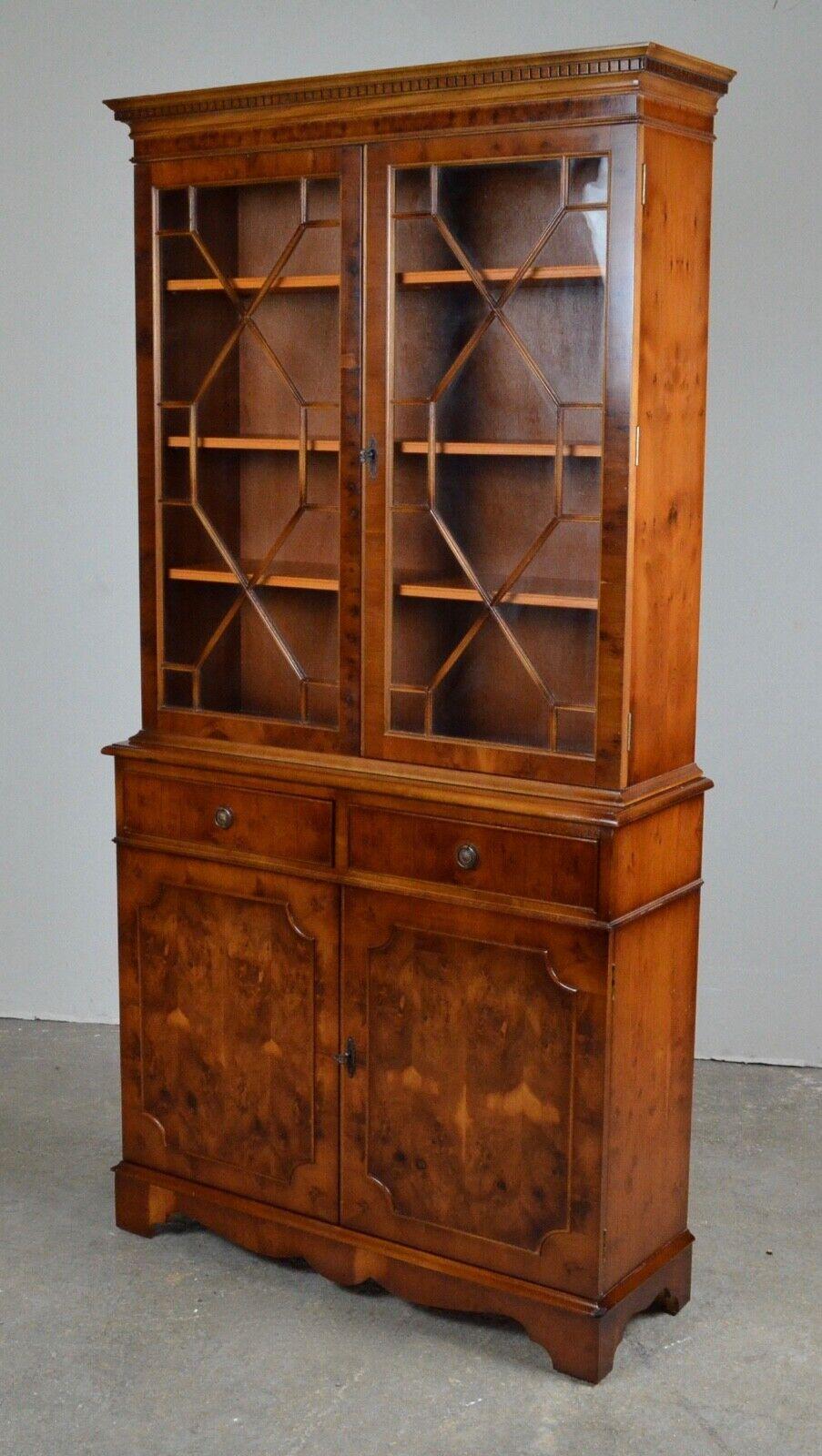 Bevan Funnell Astral Glazed Hardwood Library Display Bookcase Regency Style For Sale 3