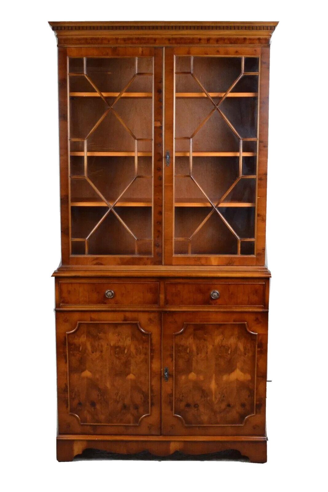 Bevan Funnell Astral Glazed Hardwood Library Display Bookcase Regency Style For Sale 5