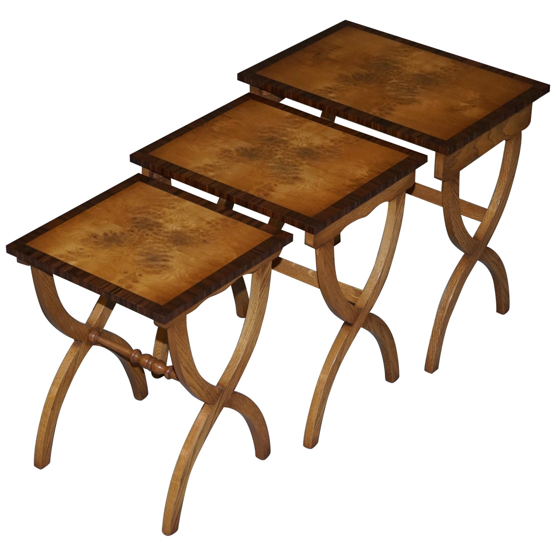 Nido di tavoli Bevan Funnell Burr / Burl Oak Assolutamente stupefacente in vendita