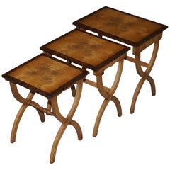 Nido di tavoli Bevan Funnell Burr / Burl Oak Assolutamente stupefacente