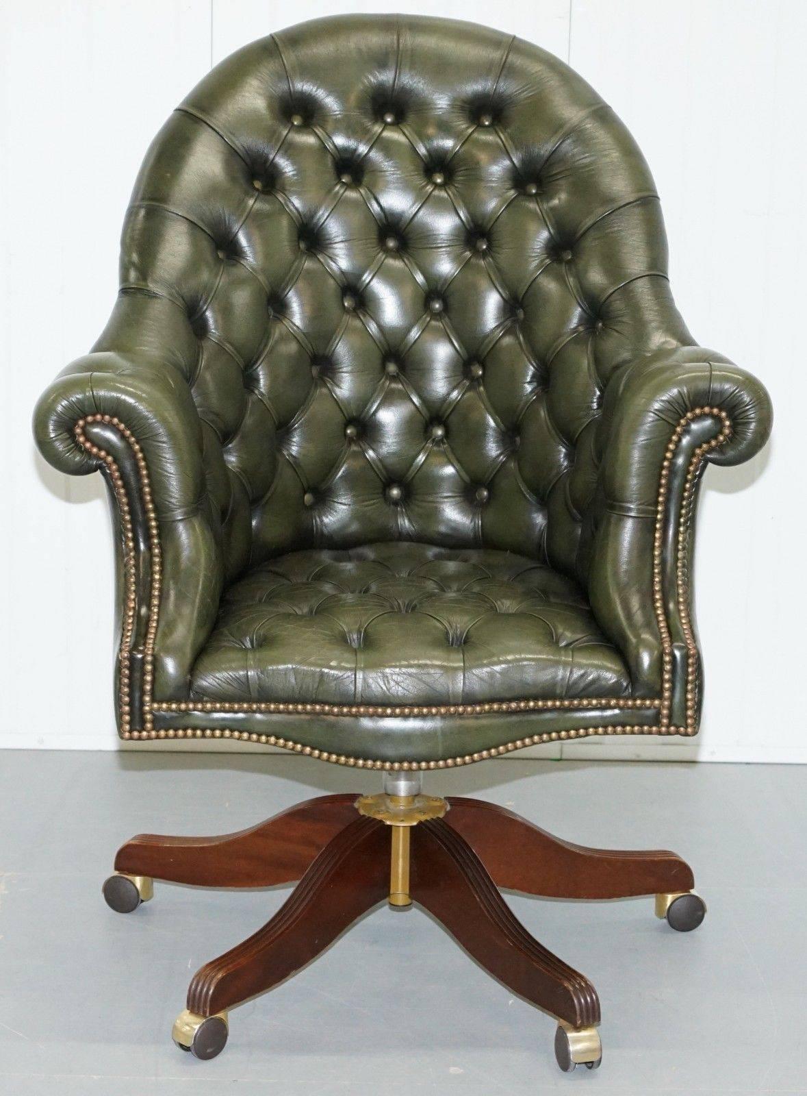 We are delighted to offer for auctionsale this lovely Bevan Funnel directors green leather captains office chair RRP £3850

All Bevan Funnell pieces are handmade in England to order, nothing is shelf bought and all materials are sourced within the