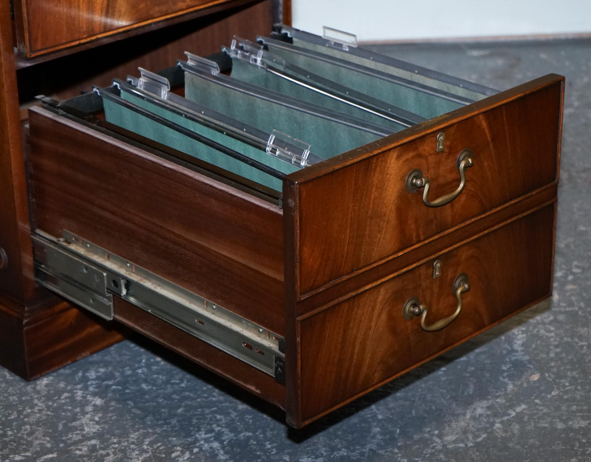 CABINET BEVAN FUNNELL RARE SAGE BLUE LEATHER VARIZE FOLDERS In condizioni buone in vendita a Pulborough, GB