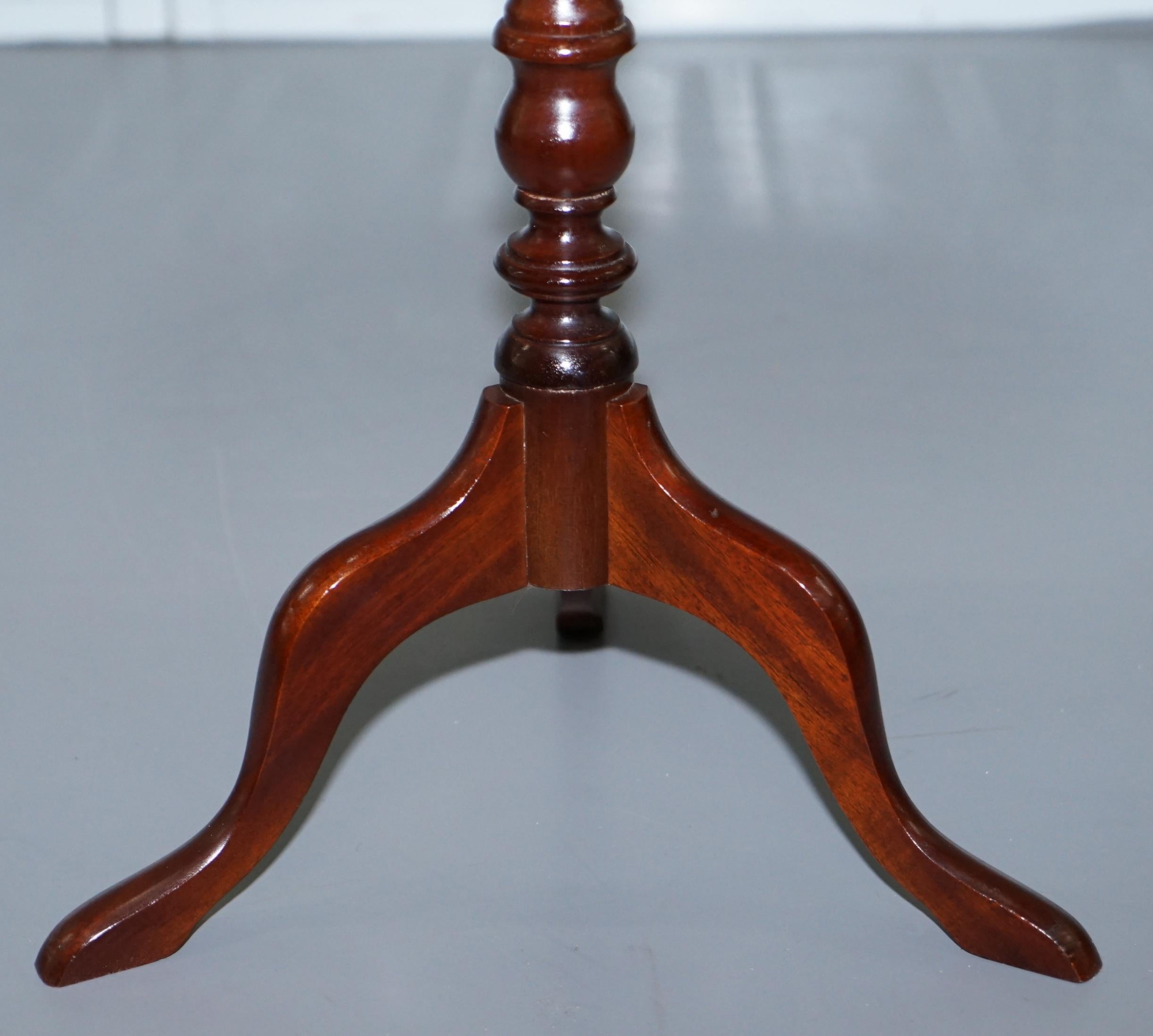 20th Century Bevan Funnell Mahogany Oxblood Pie Crest Edge Tripod Lamp Side End Wine Table