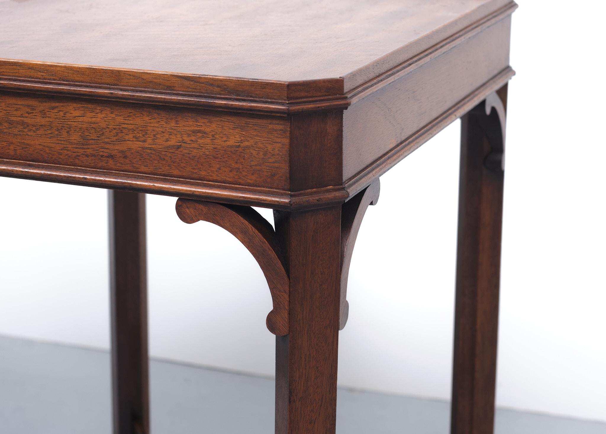 Bevan Funnell  Mahogany Side Tables  Georgian revival    England, 1960s In Good Condition For Sale In Den Haag, NL