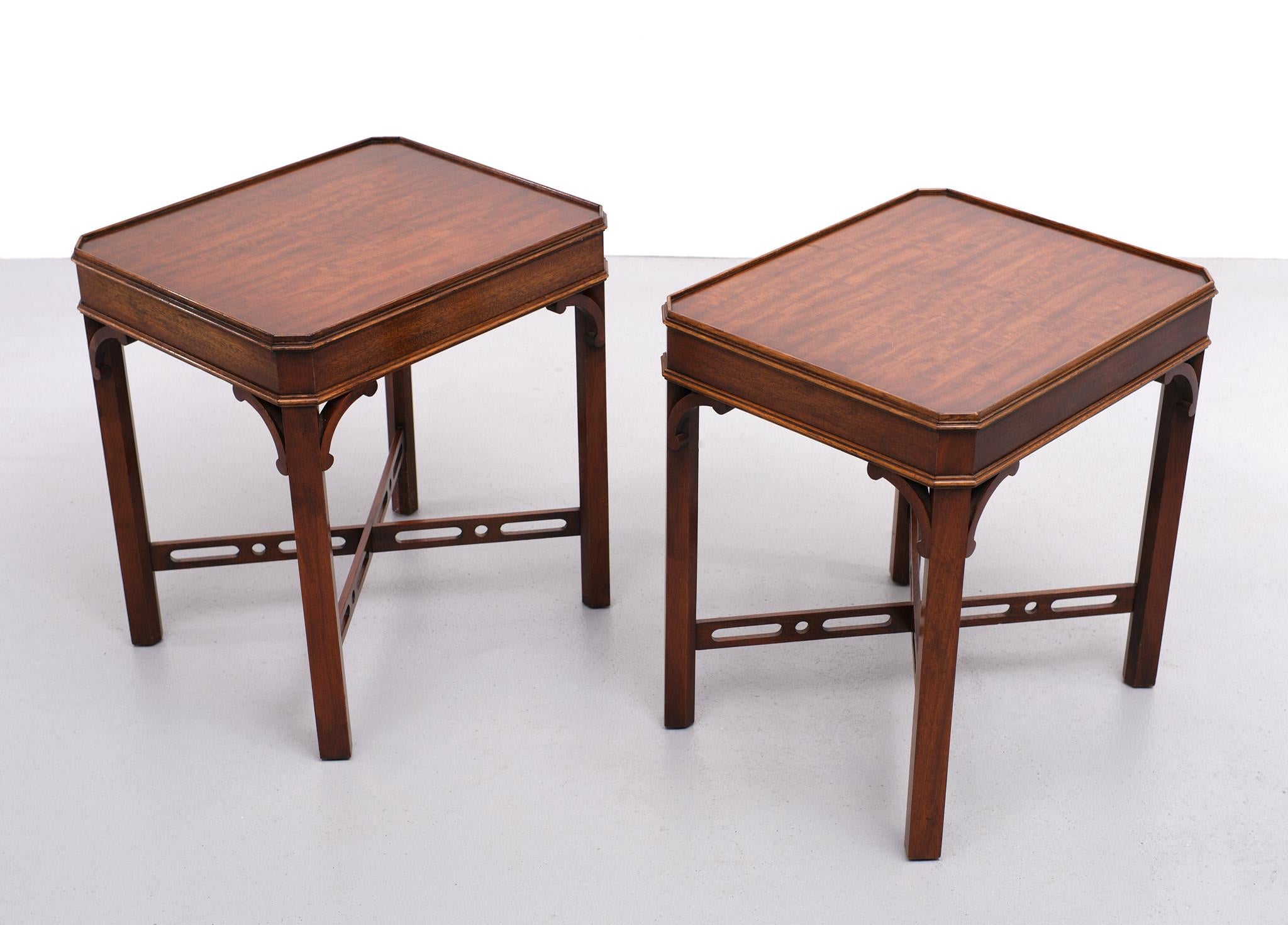 Bevan Funnell Mahogany Side Tables Georgian Revival England, 1960s In Good Condition For Sale In Den Haag, NL